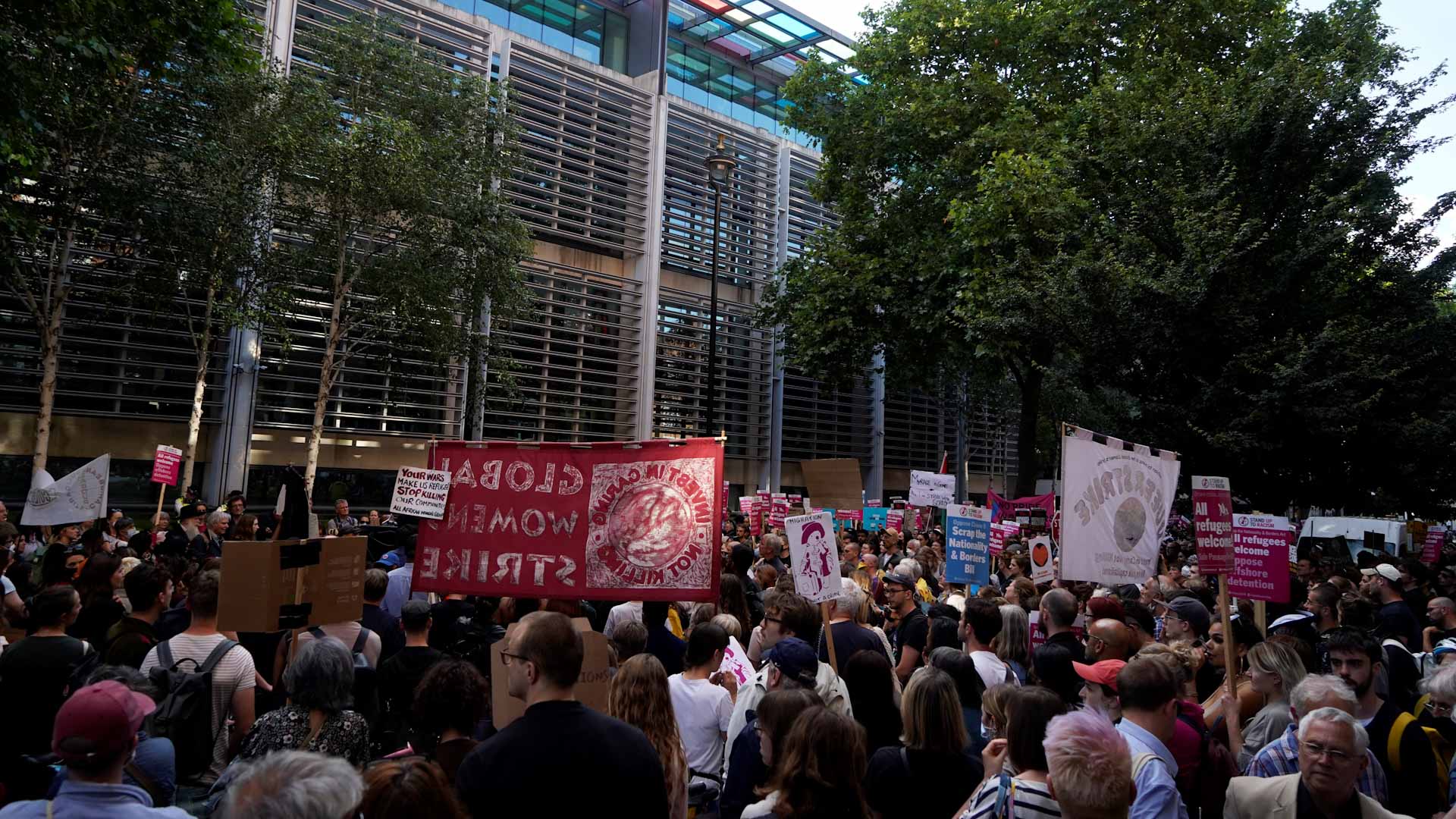 Image for the title: Asylum seekers to appeal against deportation from UK to Rwanda 