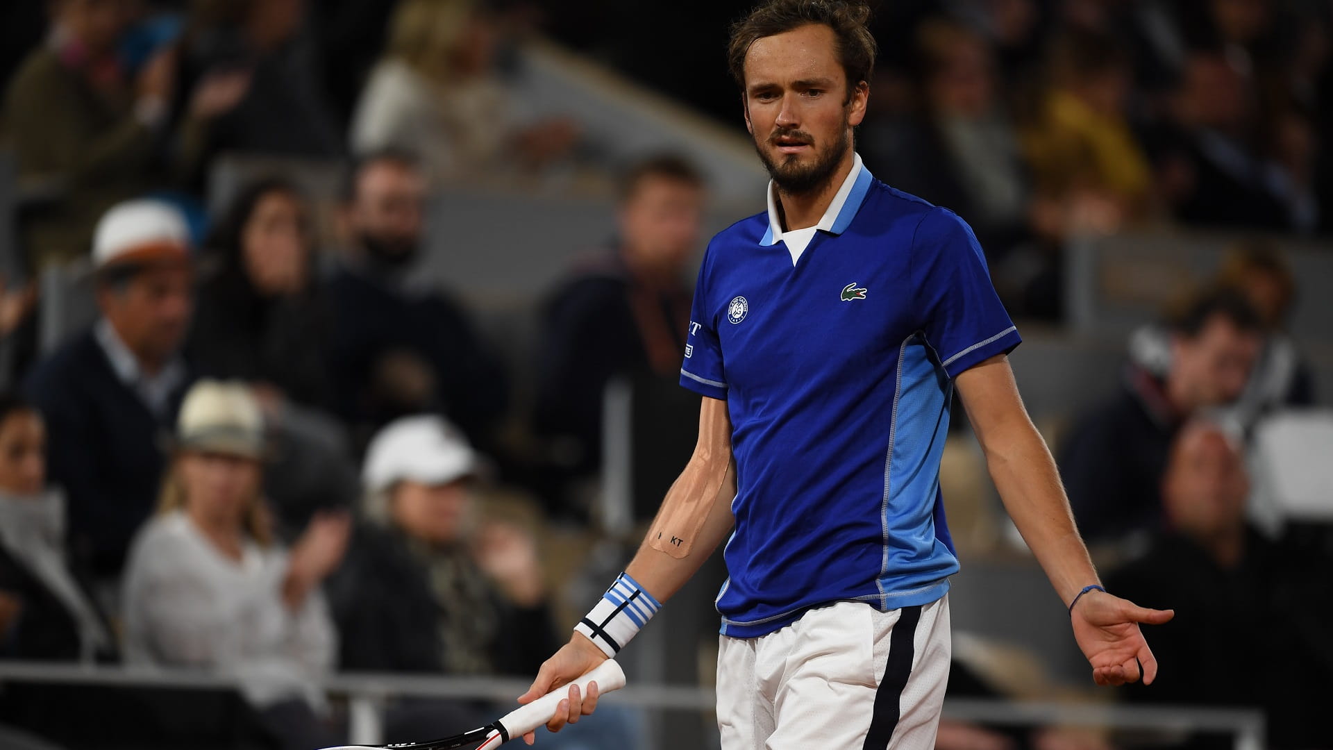 صورة بعنوان: الروسي ميدفيديف يتأهل لدور الـ16 ببطولة هاله للتنس 