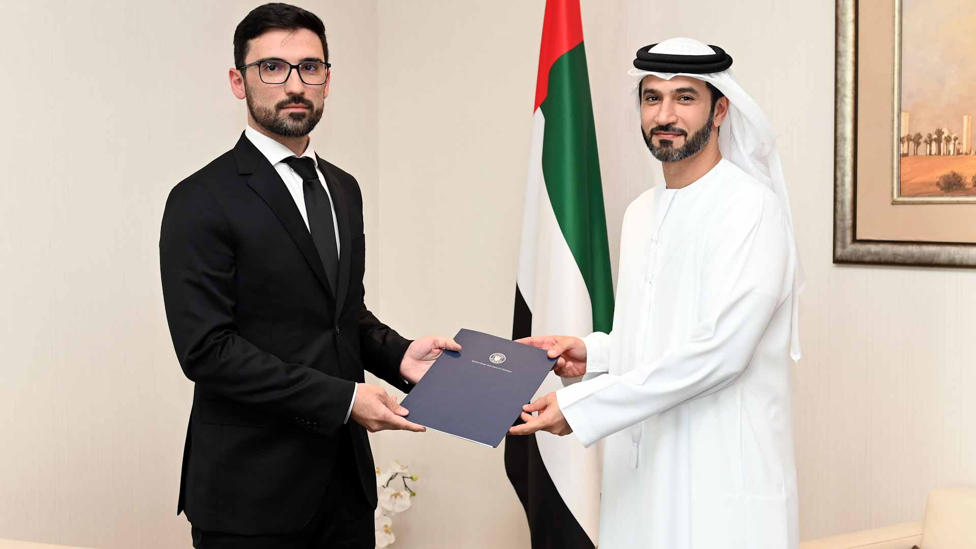 صورة بعنوان: "الخارجية" تتسلم نسخة من أوراق اعتماد سفير رومانيا 