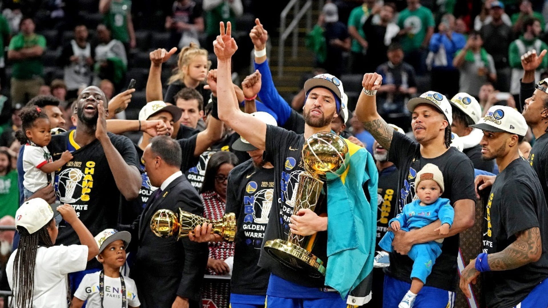 صورة بعنوان: غولدن ستيت يتوج بلقب دوري كرة السلة الأميركي 