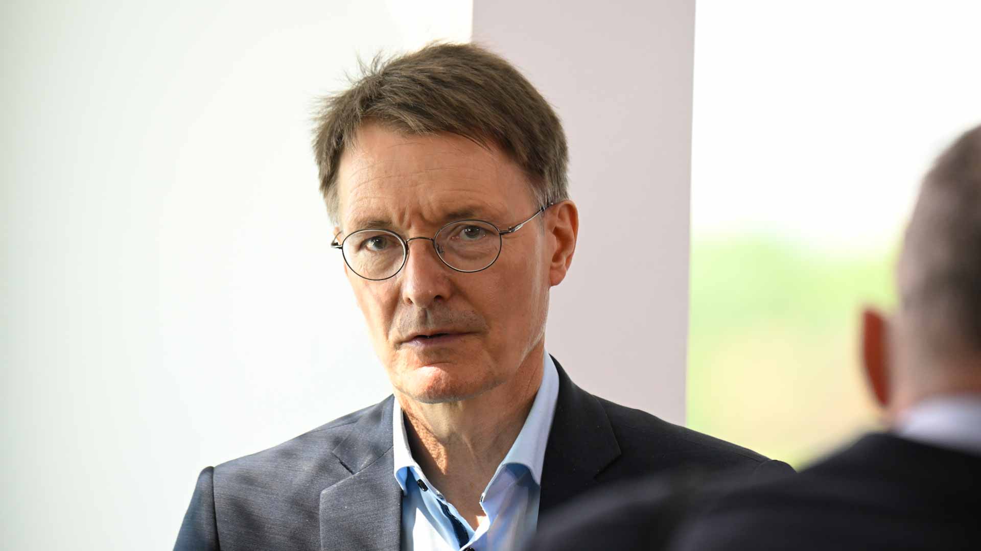 Image for the title: Germany in new Covid wave: health minister 