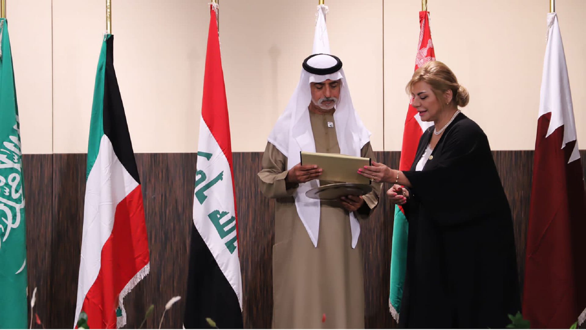 صورة بعنوان: نهيان بن مبارك: نفخر بدعم الشيخة فاطمة للمرأة الإماراتية والعربية 