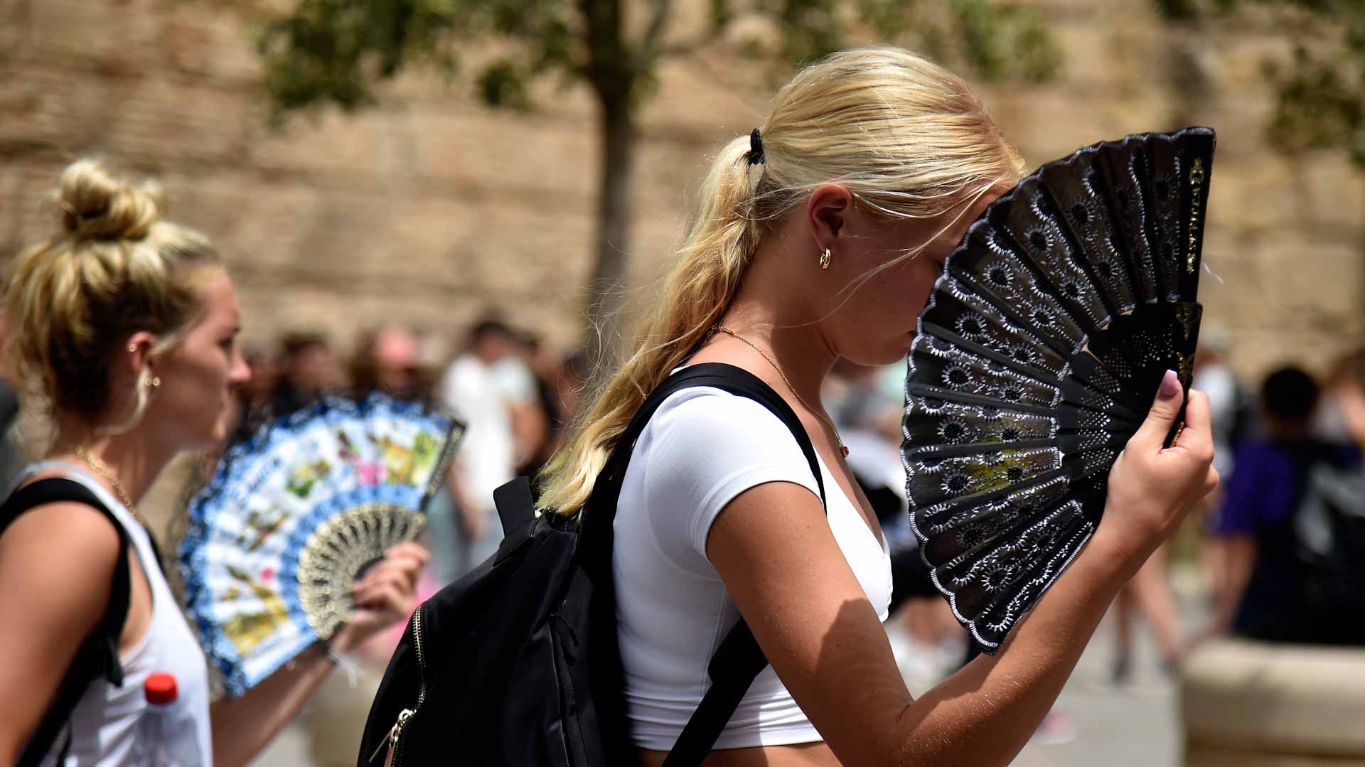 Image for the title: Heatwave grips France and Spain as temps set to rise 