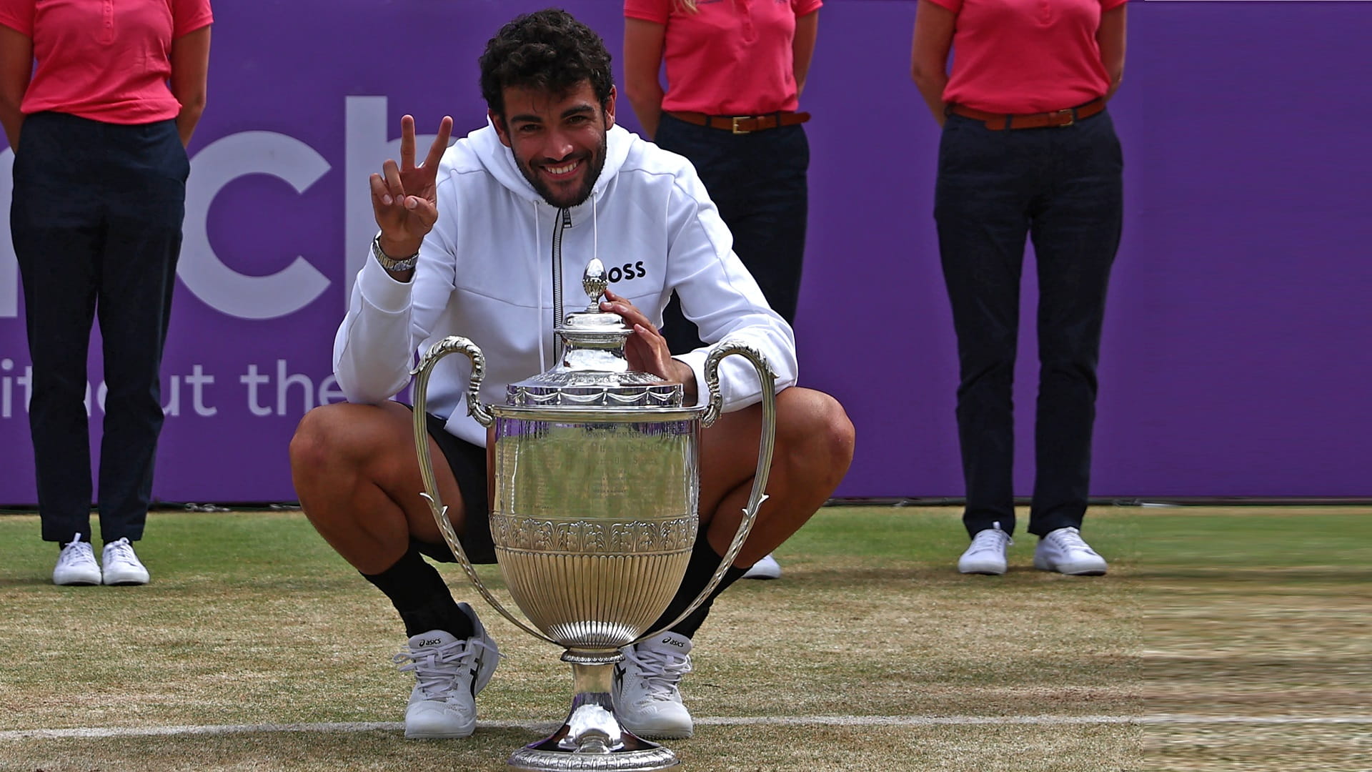 صورة بعنوان: الإيطالي بوريتيني يتوج بلقب بطولة كوينز للتنس 