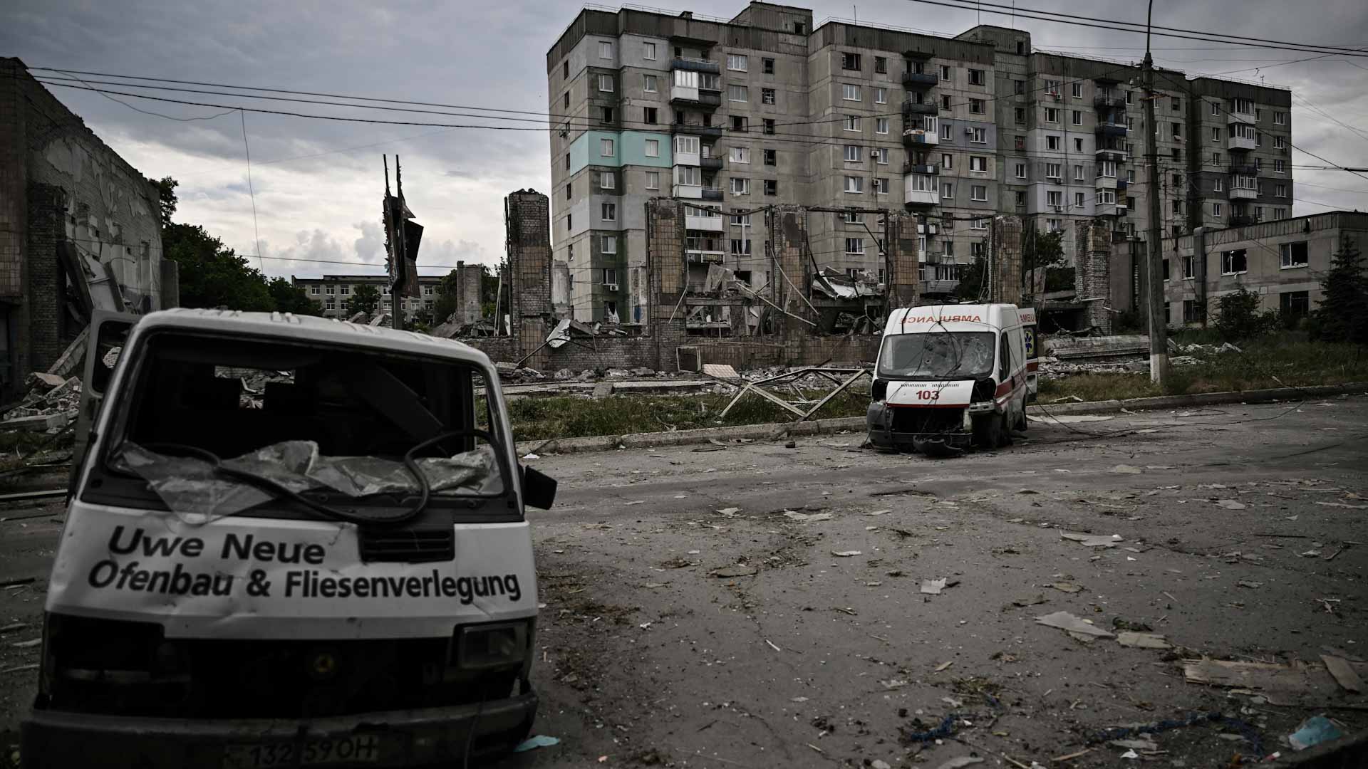 Image for the title: NATO chief warns Ukraine war could last 'years'