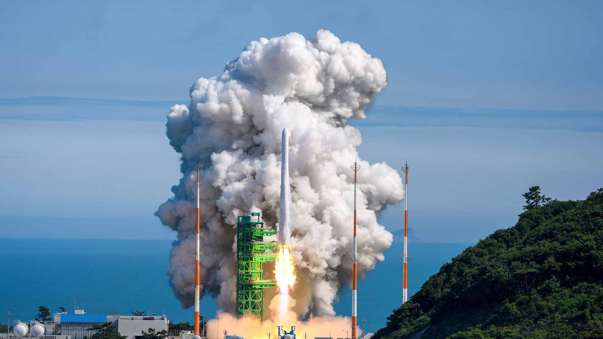 Image for the title: South Korea launches domestically-developed space rocket: TV 