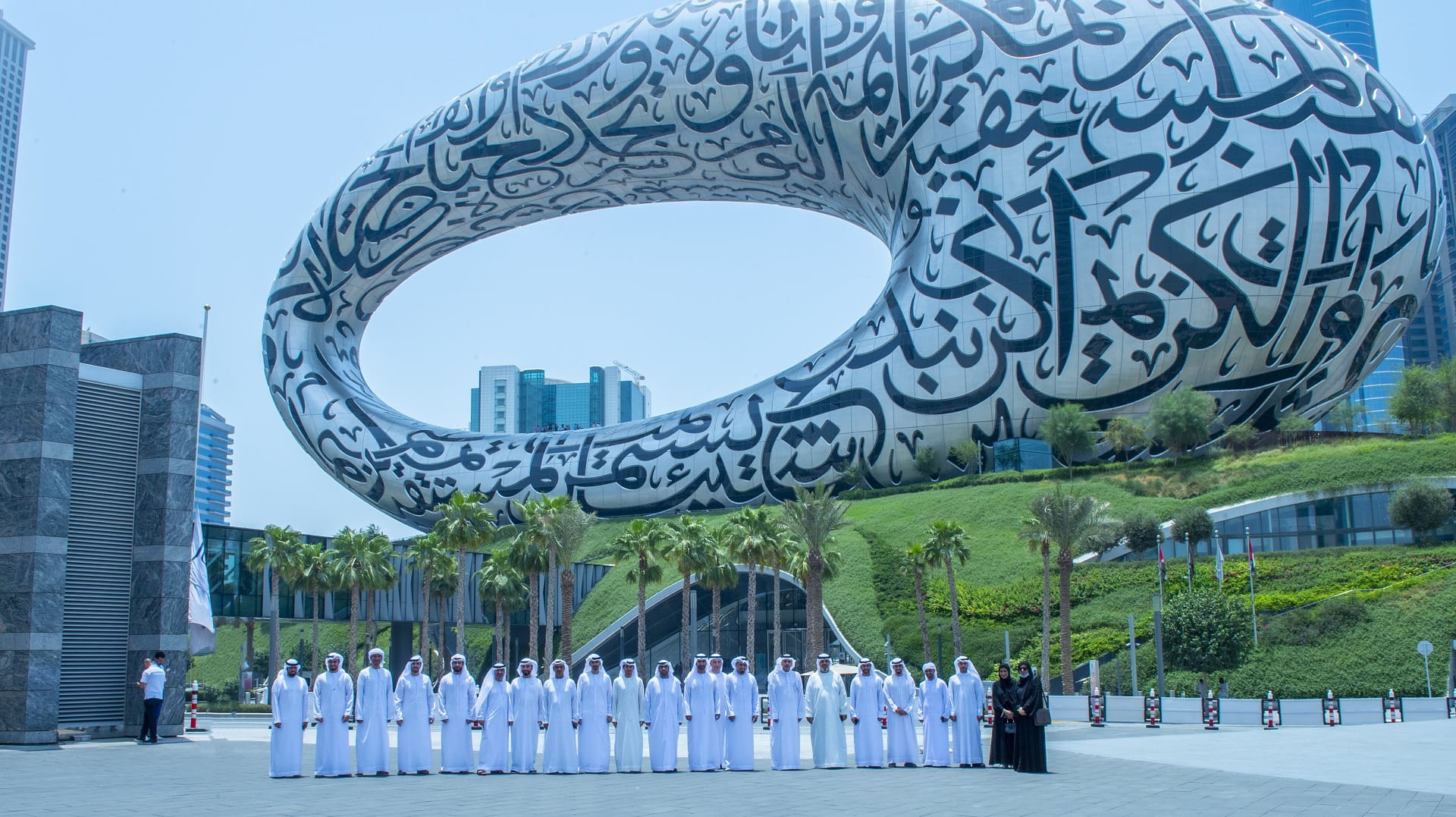 صورة بعنوان: وفد من شرطة المنطقة الشرقية بالشارقة يزور متحف المستقبل 