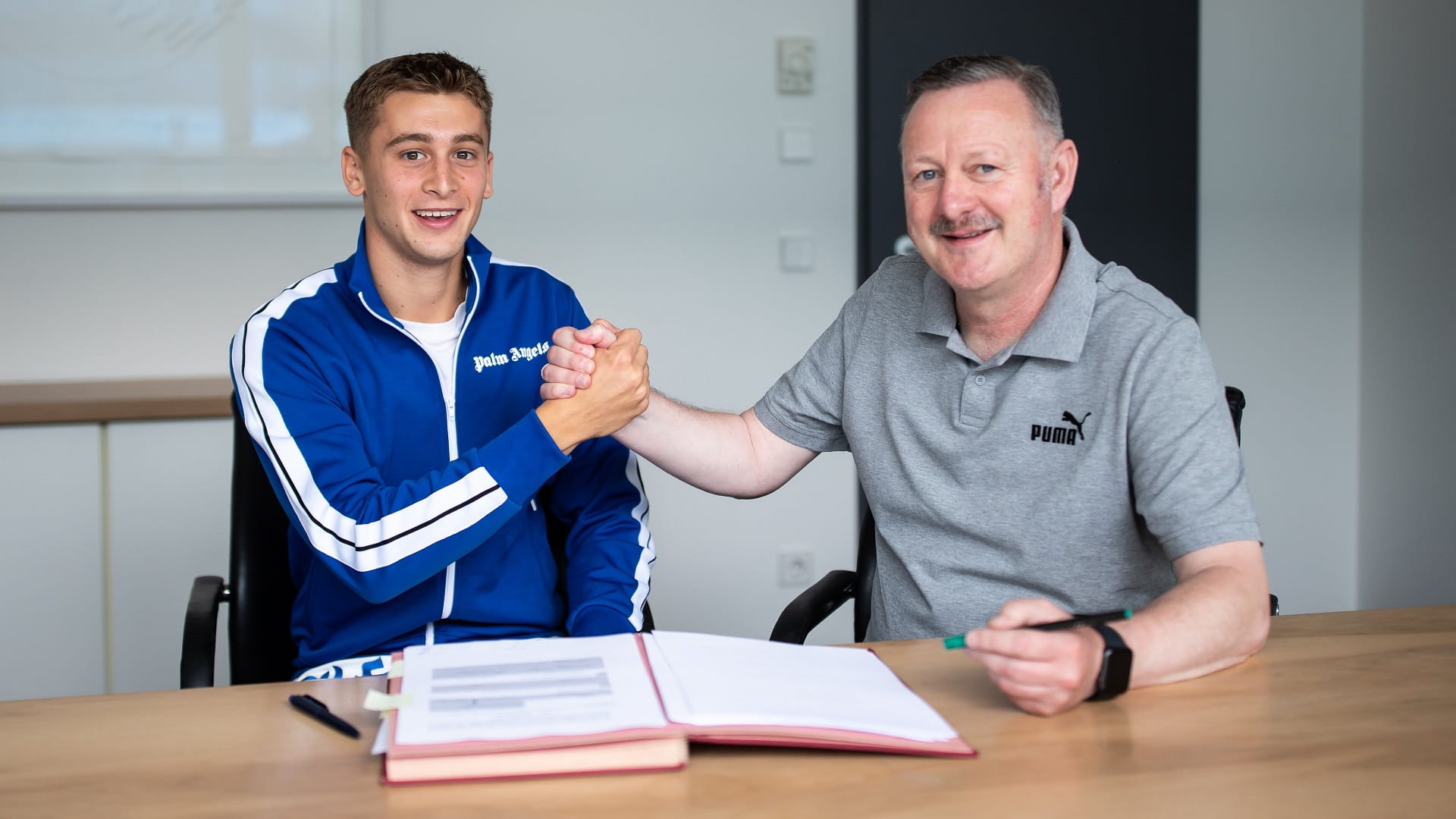 صورة بعنوان: بوروسيا مونشنجلادباخ يتعاقد مع فراولو من ميتييلاند الدنماركي 