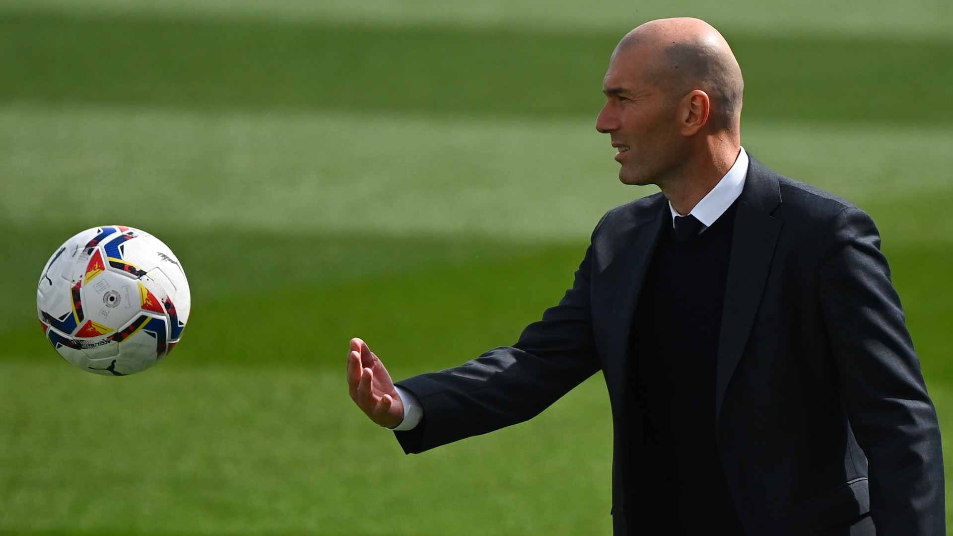 صورة بعنوان: النجم زيدان يحلم بتدريب منتخب فرنسا لكرة القدم  