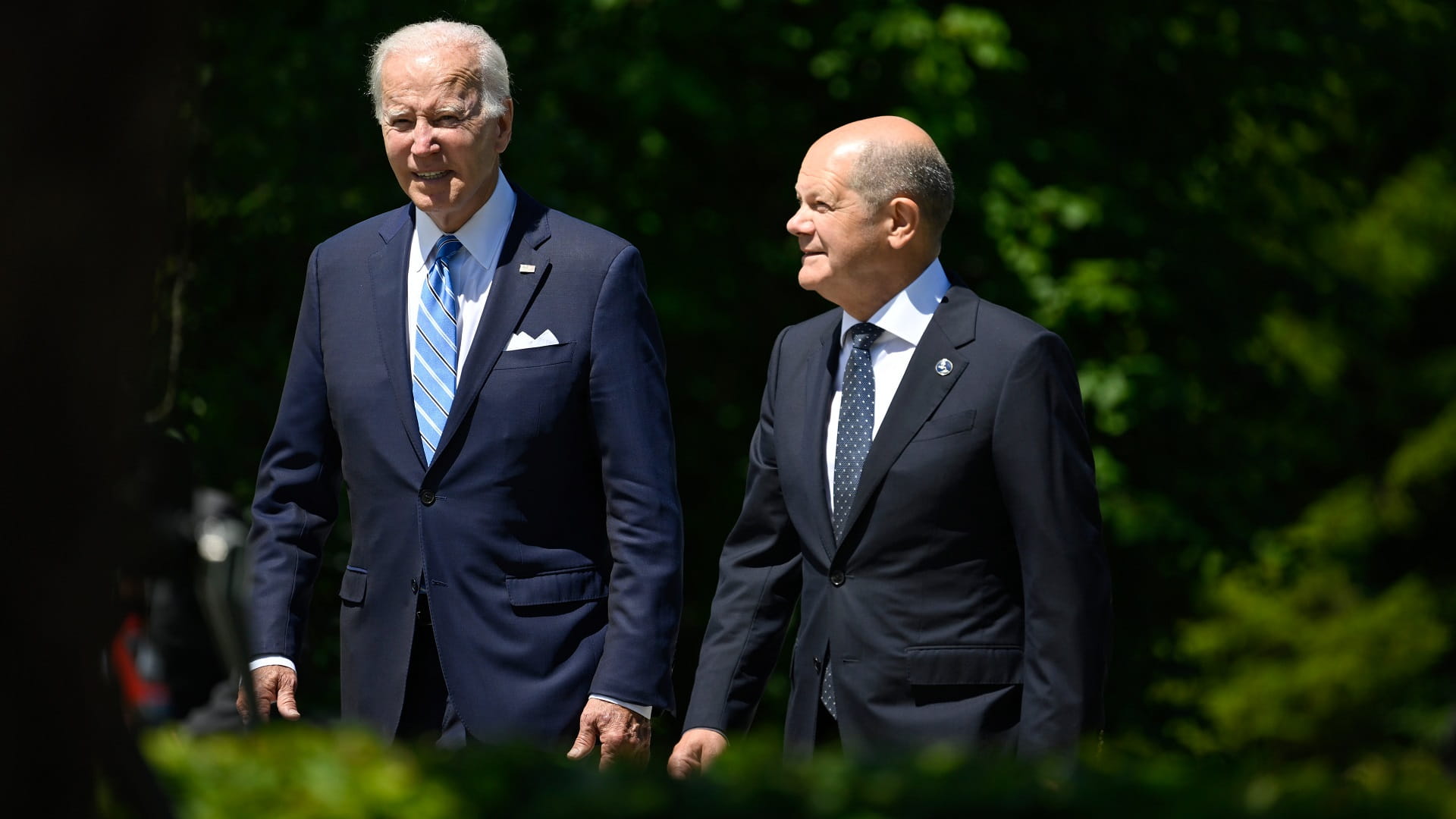 Image for the title: G7 to ban Russian gold imports, choking key market for Putin 