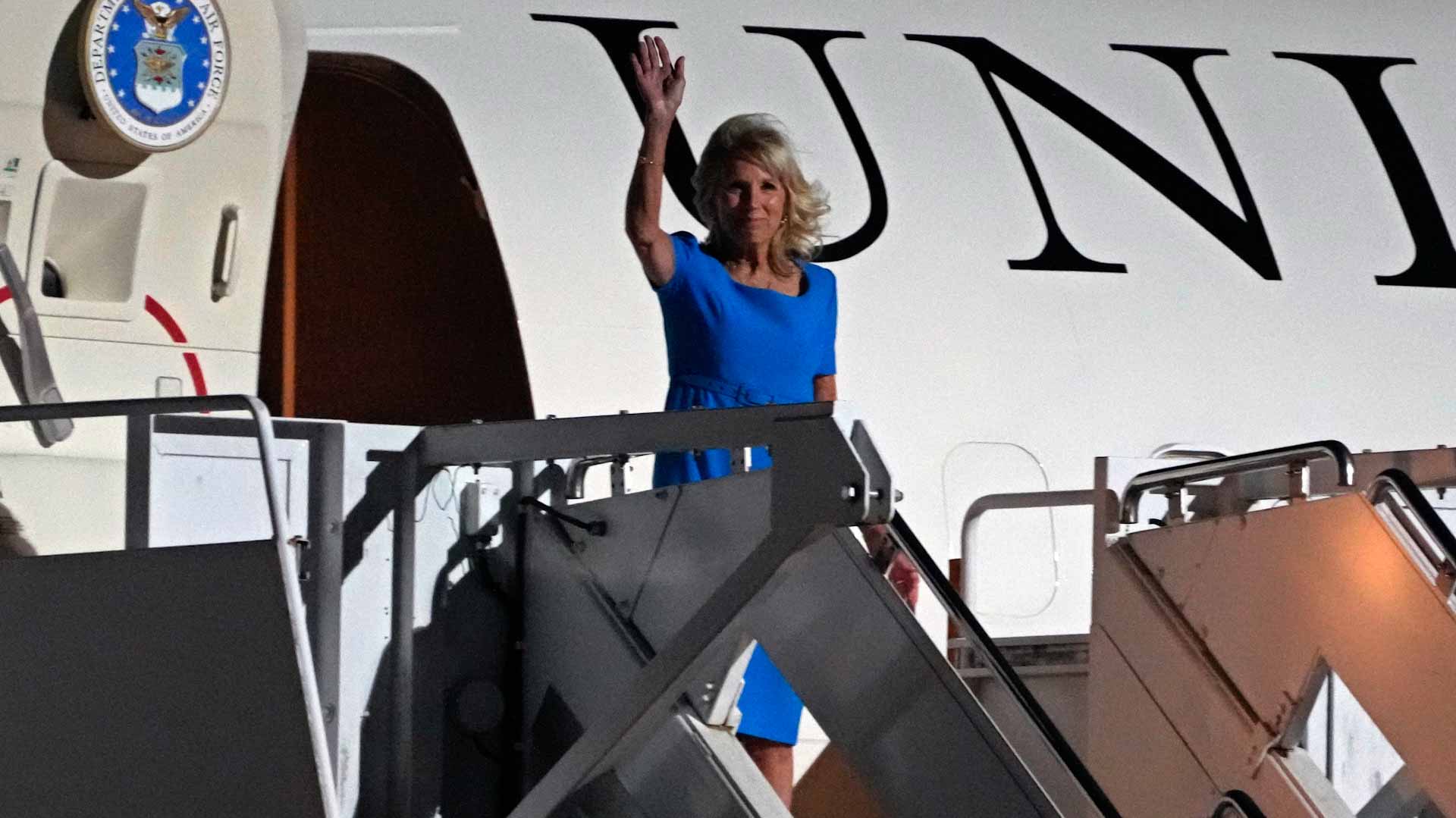 Image for the title: U.S. First Lady arrives in Madrid ahead of NATO Summit 