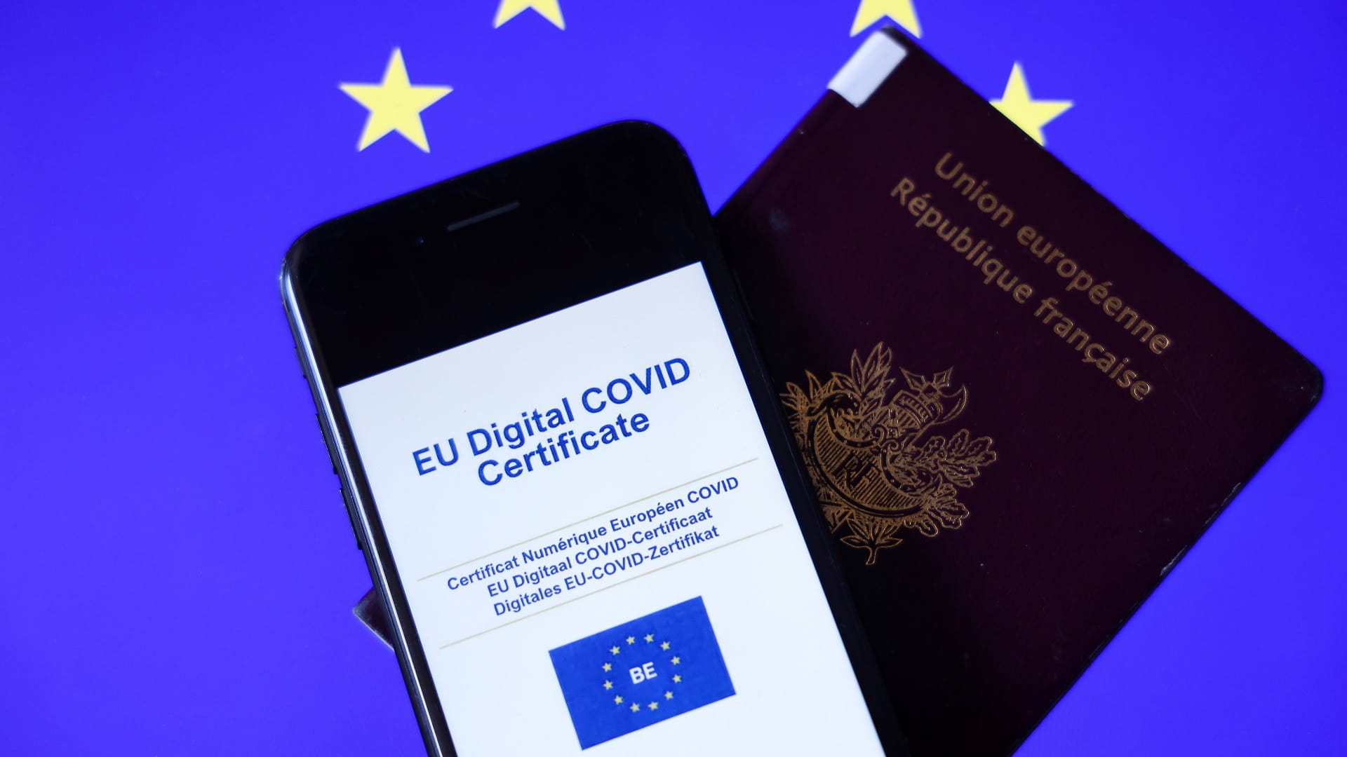 Image for the title: EU extends EU Covid certificate by one year 