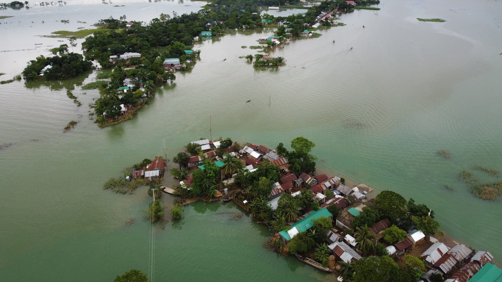 Image for the title: Nearly 1 in 4 globally at risk from severe flooding: study 