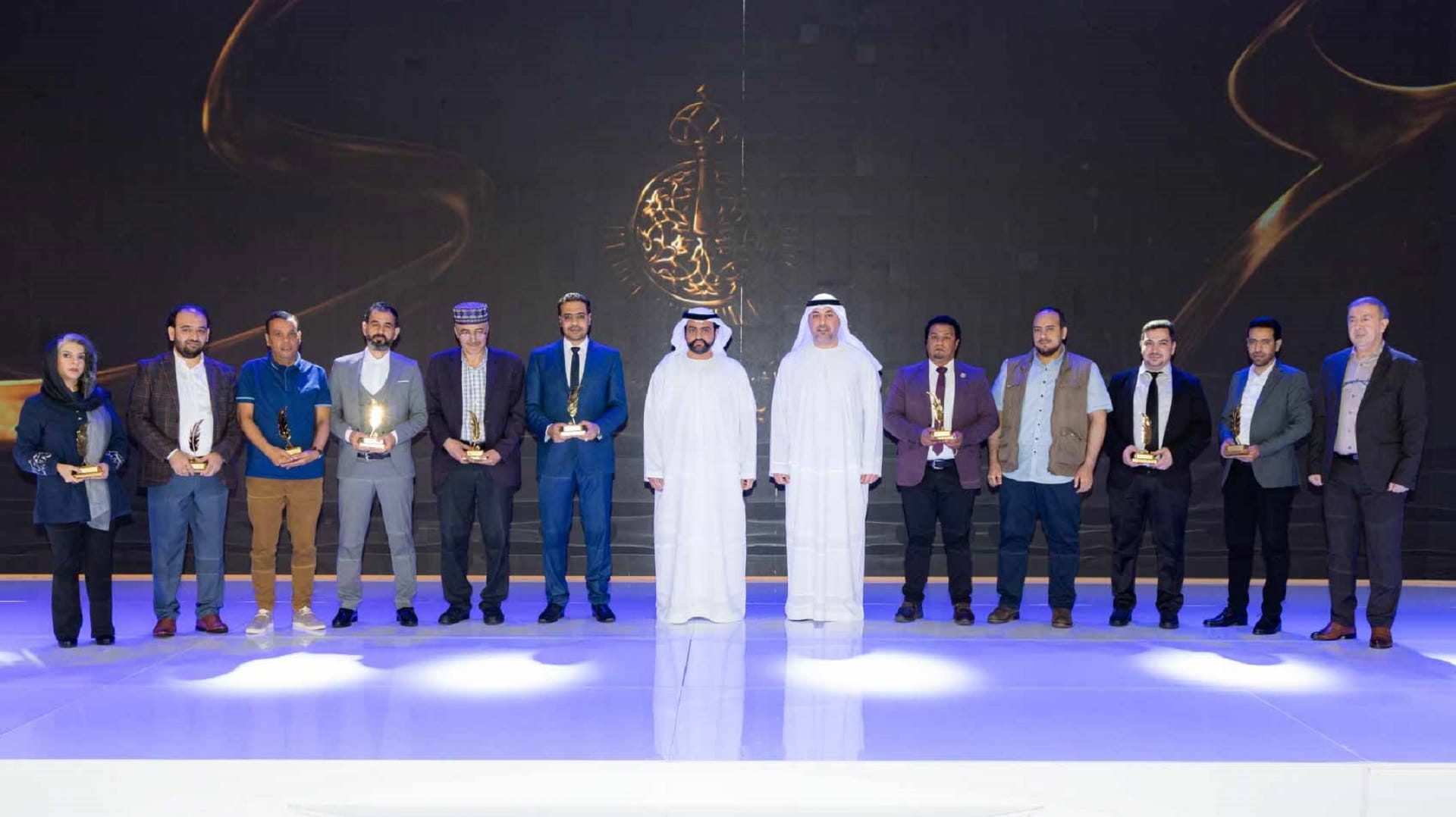 صورة بعنوان: محمد الشرقي يكرم الفائزين في مسابقة الفجيرة الدولية للخط العربي  