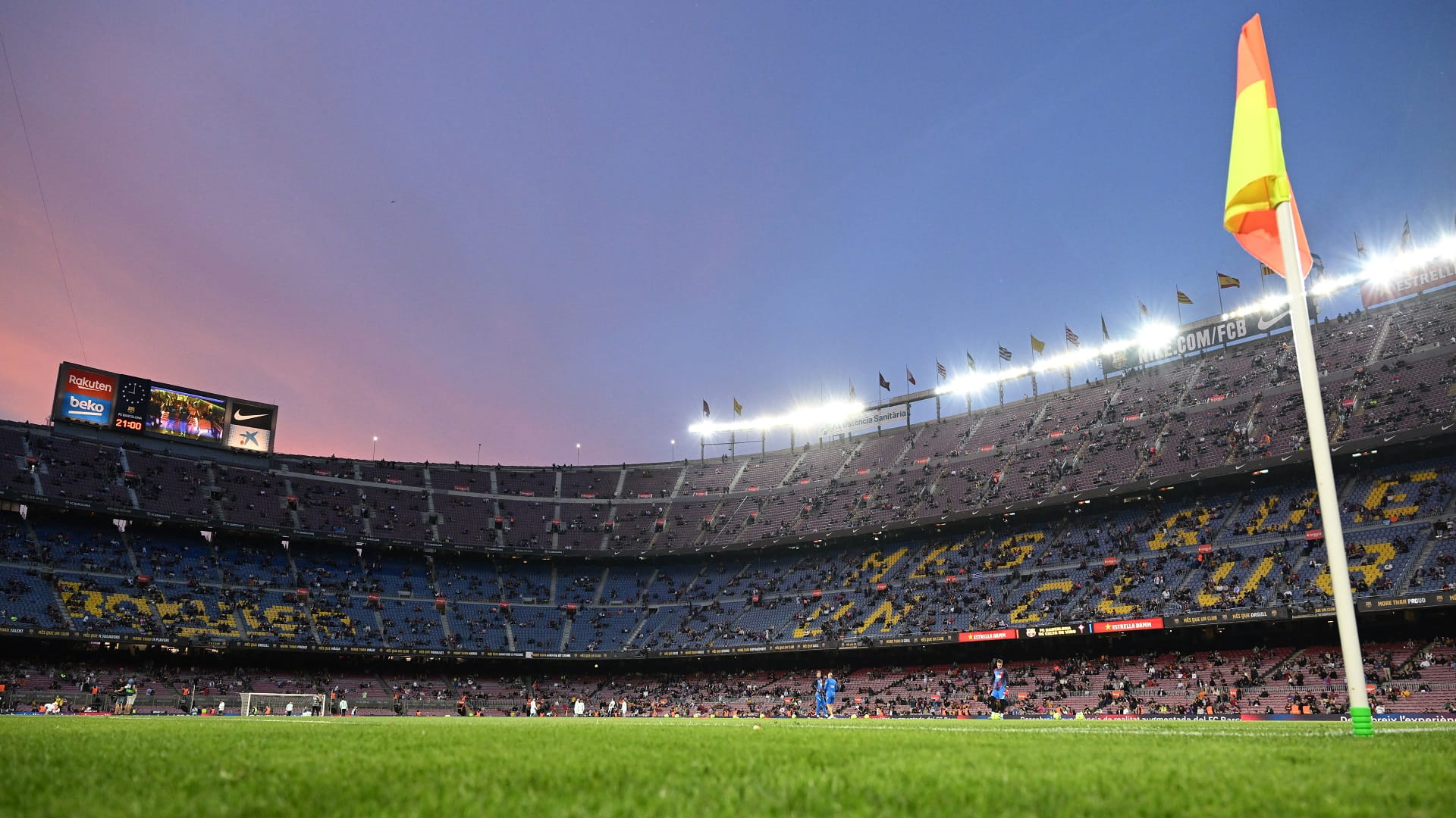 صورة بعنوان: برشلونة يبيع جزءاً من حقوقه التلفزيونية مقابل 207 ملايين يورو 