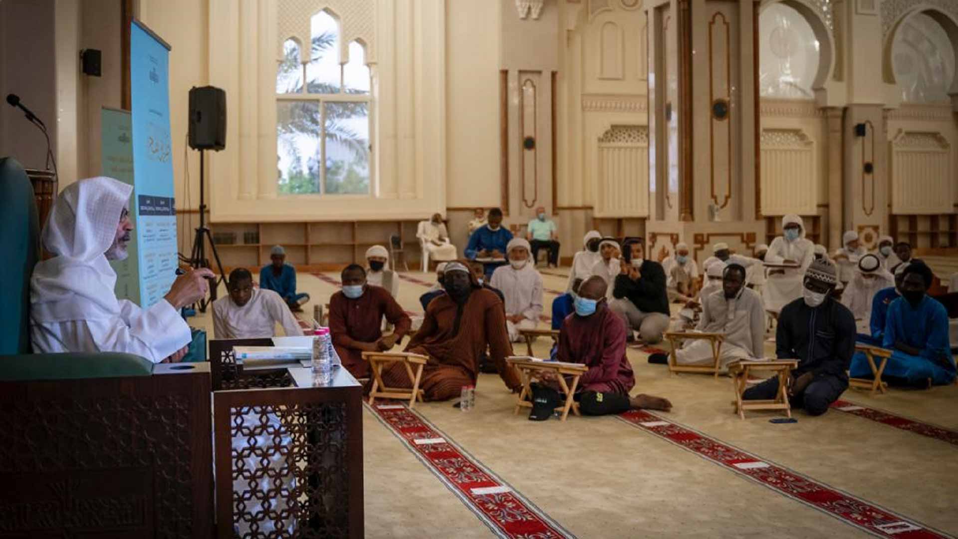 صورة بعنوان: المنتدى الإسلامي في الشارقة يختتم فعاليات الدورة العلمية الـ 22  