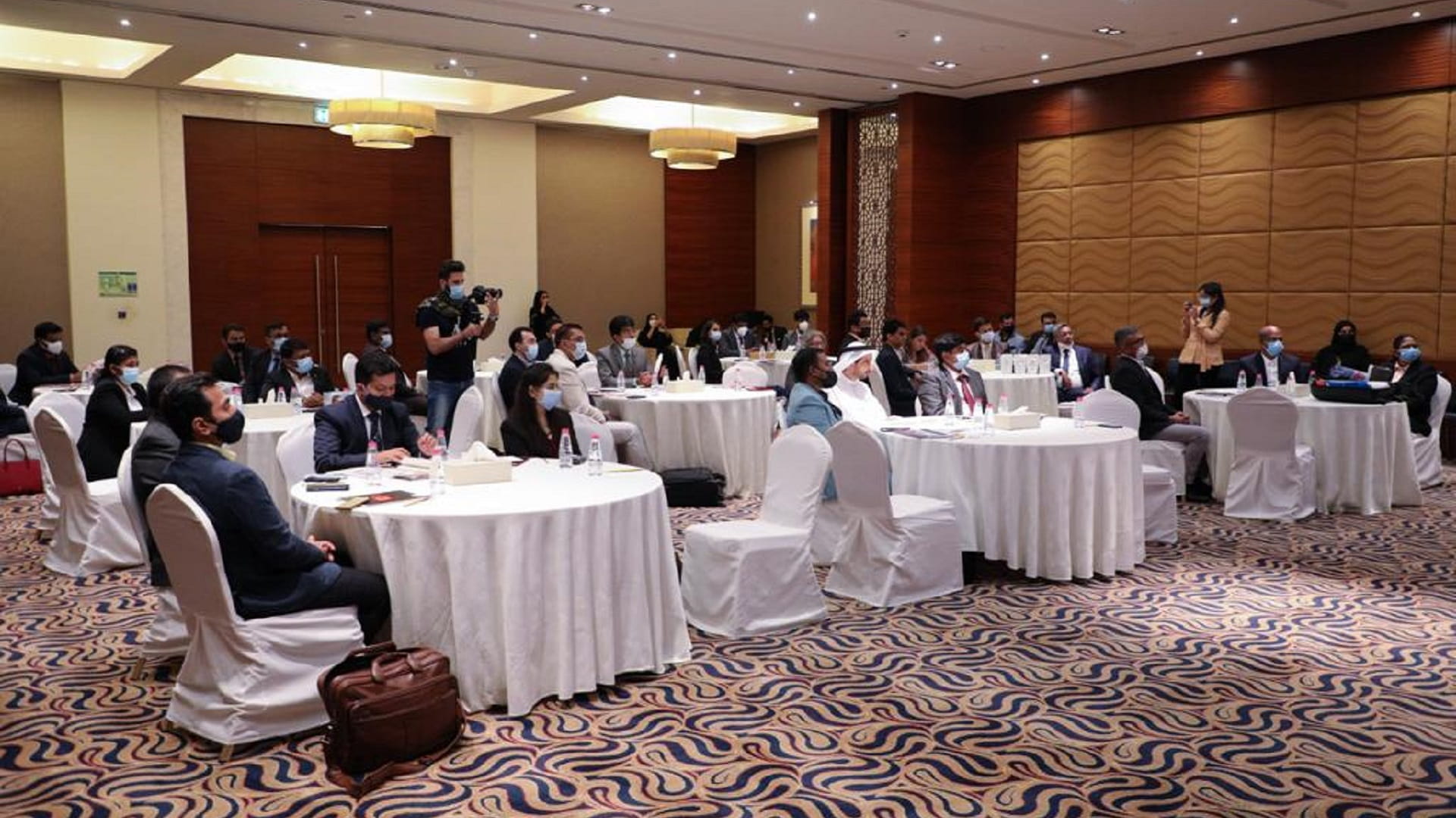 صورة بعنوان: "غرفة الشارقة" توسع آفاق التعاون مع الهند عبر "ملتقى الأعمال" 