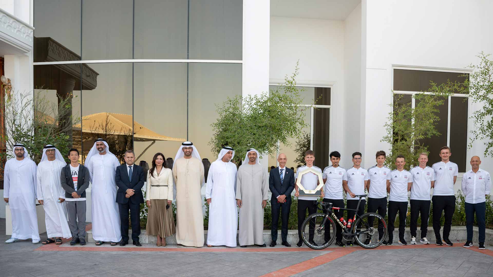 Image for the title: Mohamed bin Zayed receives UAE Team Emirates 