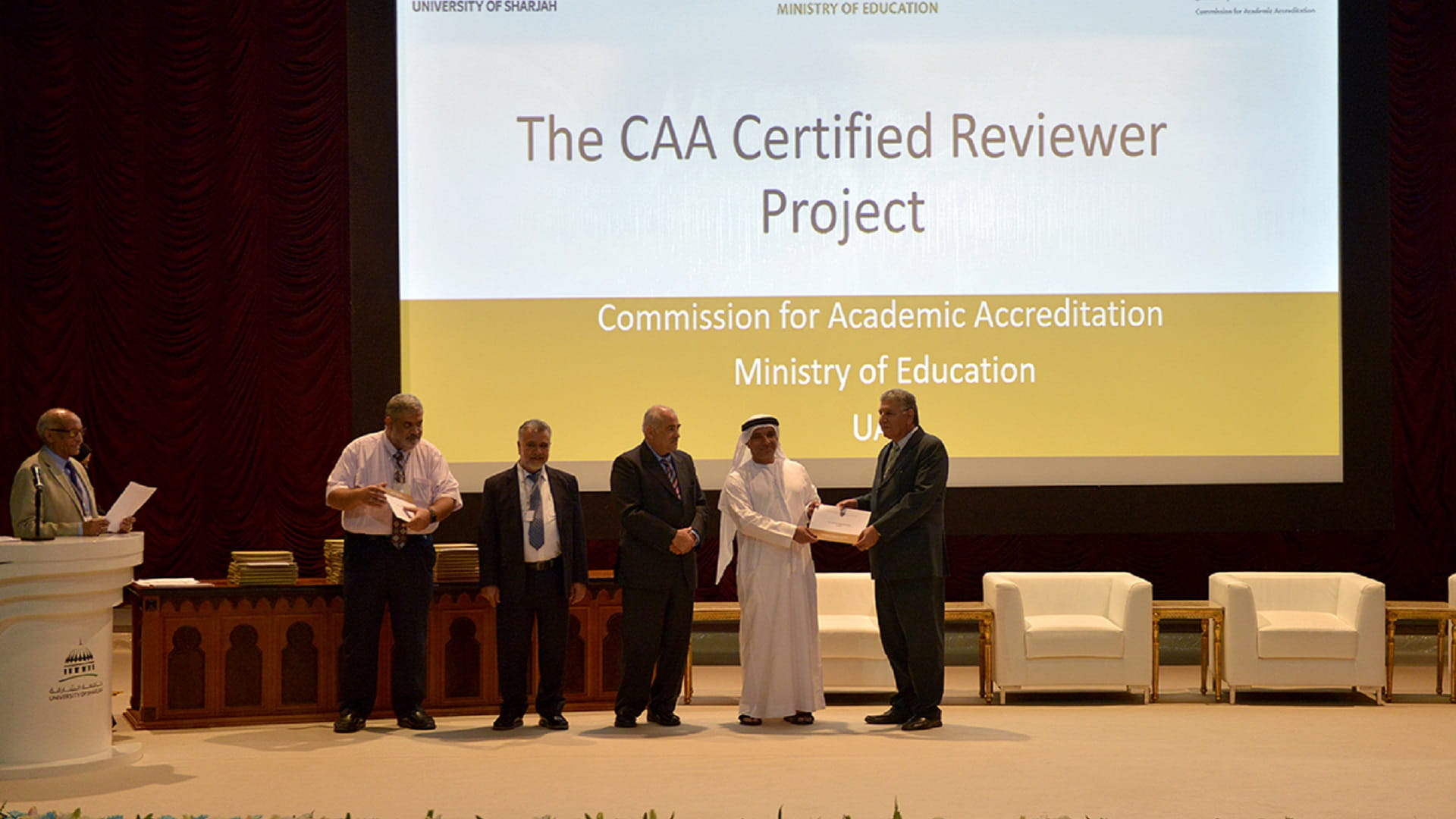 صورة بعنوان: جامعة الشارقة تستضيف حفل تخريج منتسبي برنامج "المقيم المعتمد" 