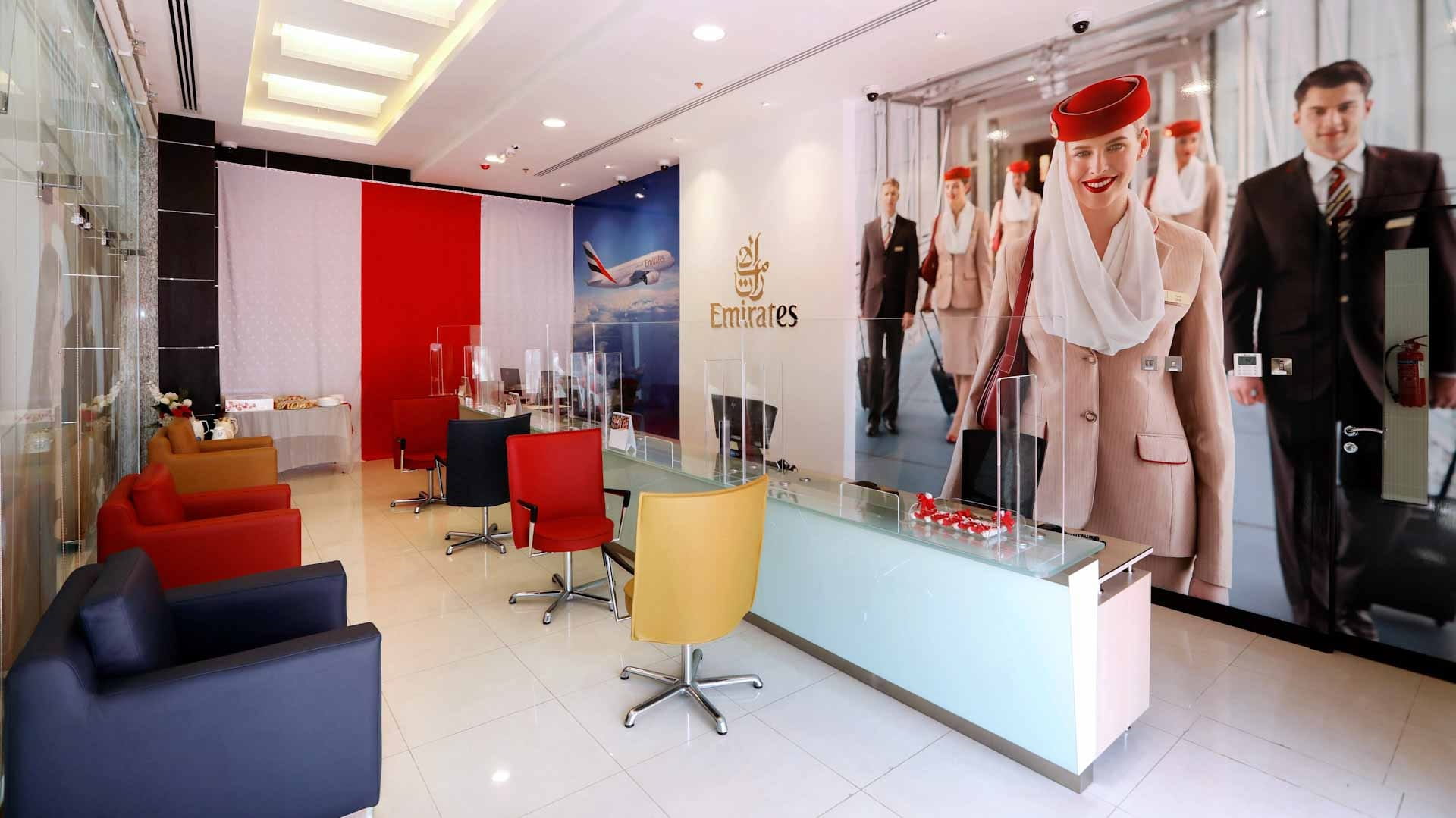 صورة بعنوان: "طيران الإمارات" تفتتح أول مكتب مبيعات في الفجيرة 