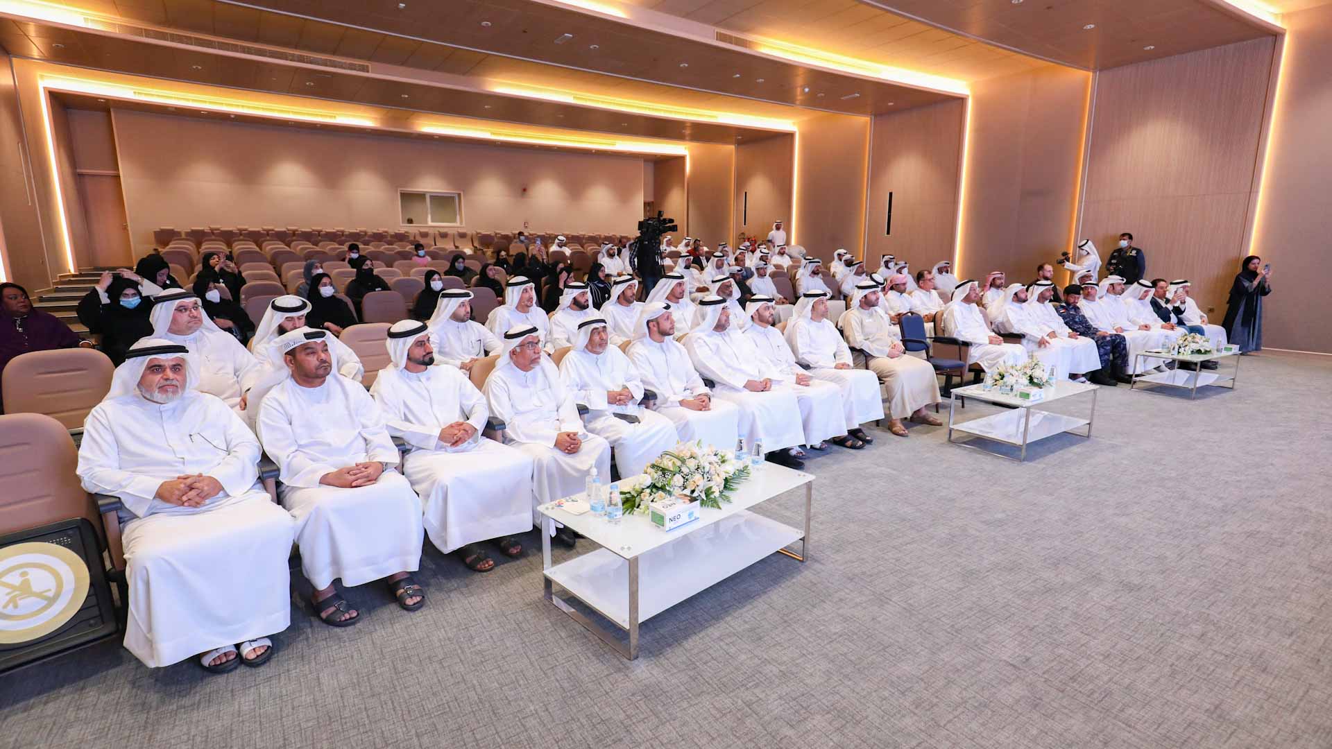 صورة بعنوان: شؤون الضواحي بالشارقة تكرم 34 جهة ساهمت في نجاح مهرجان ضواحي 10  