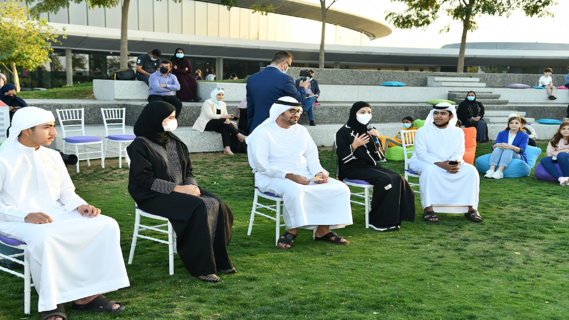 صورة بعنوان: "سلامة الطفل" توعي الأجيال الشابة بالاستخدام الآمن للإنترنت 