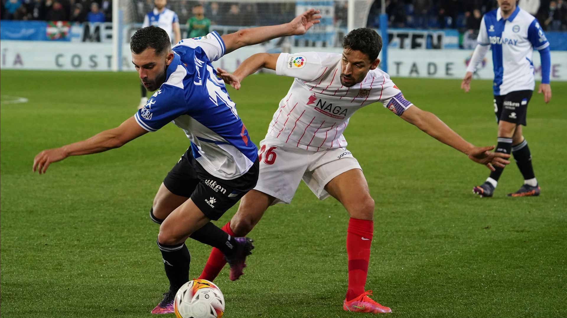 Image for the title: Sevilla blow chance to reel in Real Madrid with draw at Alaves 