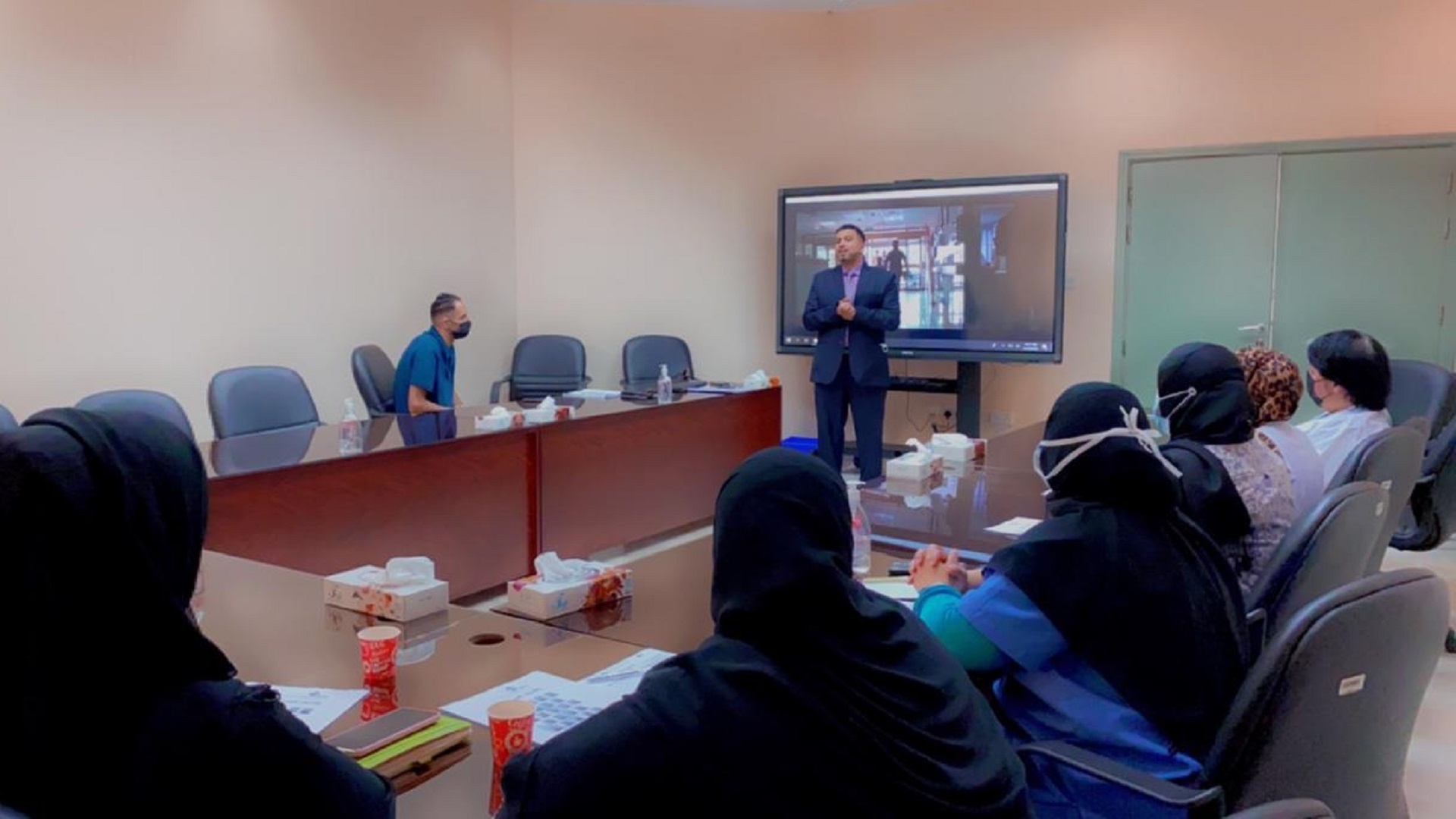 Image for the title: Kuwait Hospital in Sharjah trains personnel in sign language 