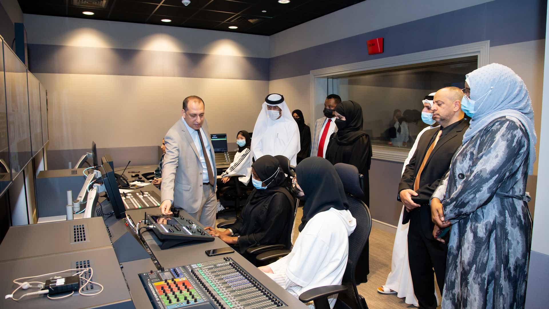 Image for the title: AQU receives SBA delegation and discusses joint cooperation 