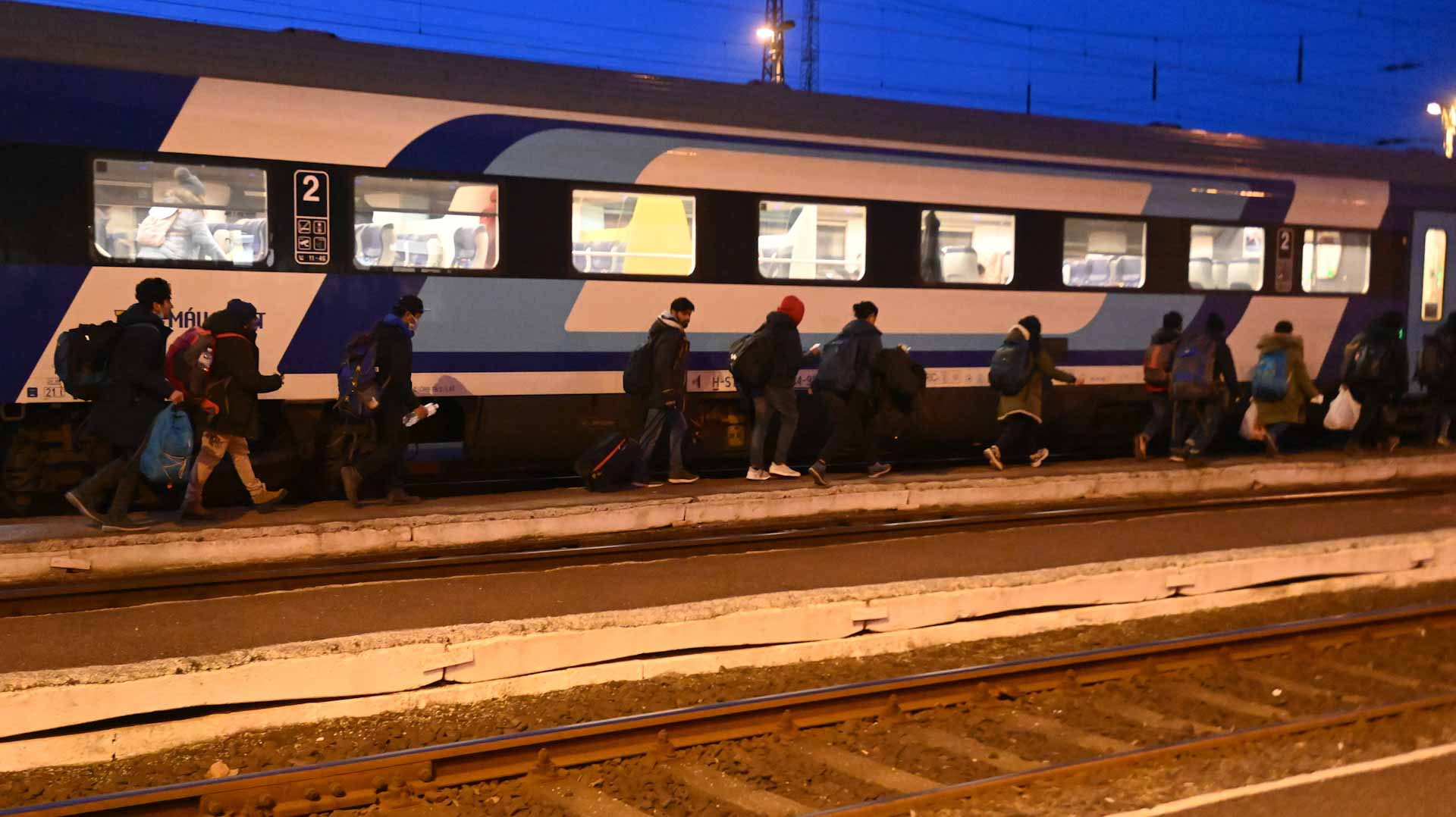 Image for the title: Ukrainian refugees near 1.5 mn as Russian war enters 11th day 