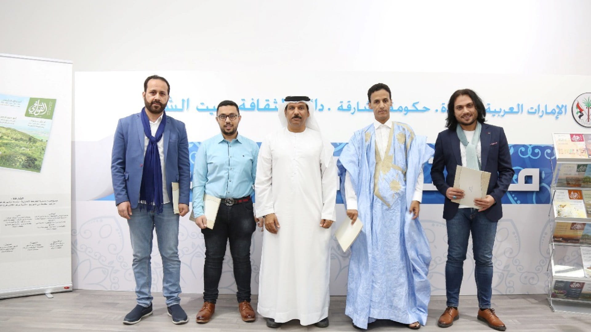 صورة بعنوان: بيت الشعر بالشارقة يستقبل المحبوبي وعناز وشديفات 