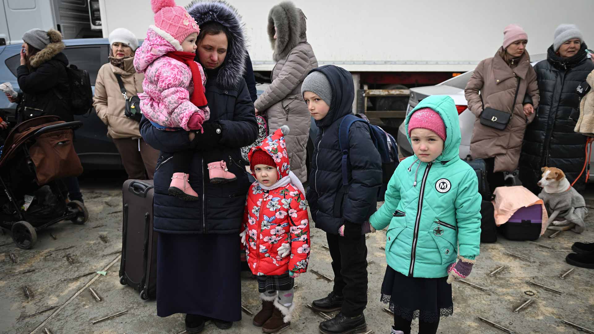 Image for the title: Ukraine makes new attempt to get civilians out of Mariupol 