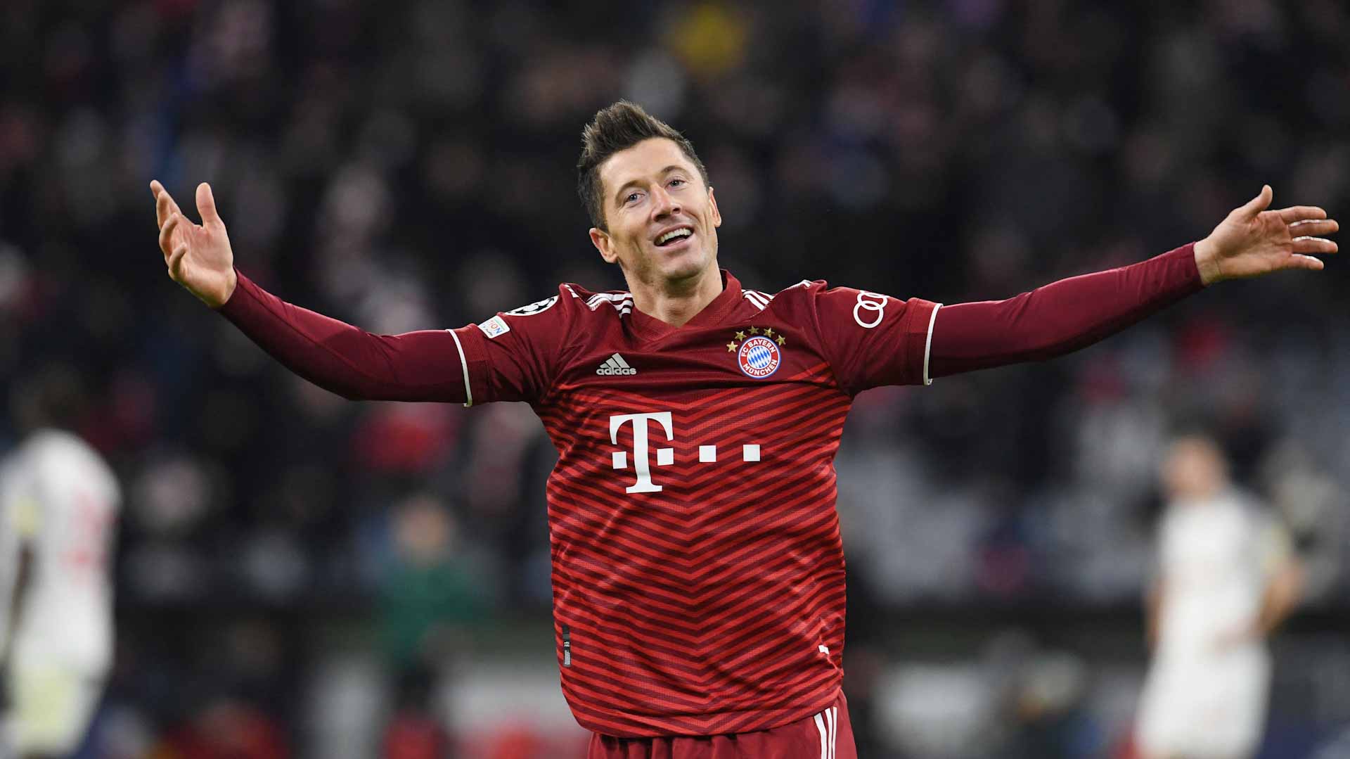 Image for the title: Bayern crush Salzburg 7-1 with Lewandowski treble  