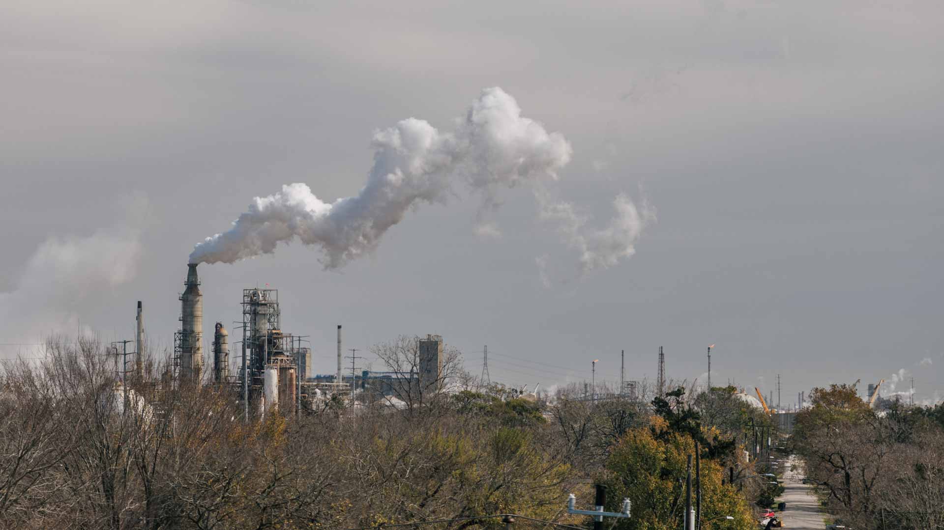 Image for the title: Oil prices surge as US bans Russian energy imports 