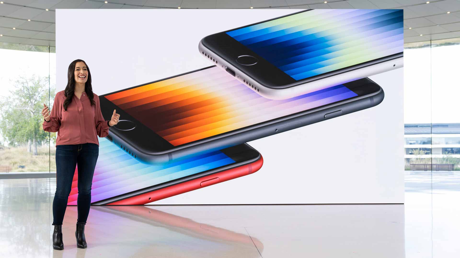 Image for the title: Apple upgrades iPhone SE and high-end Mac Studio computer 