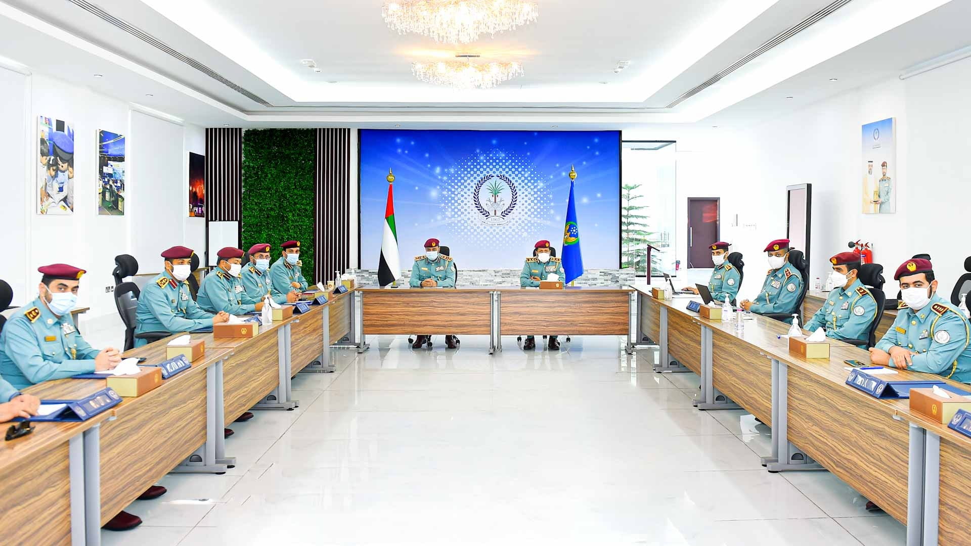 صورة بعنوان: قائد عام شرطة الشارقة يناقش نتائج مؤشرات الأجندة الوطنية  