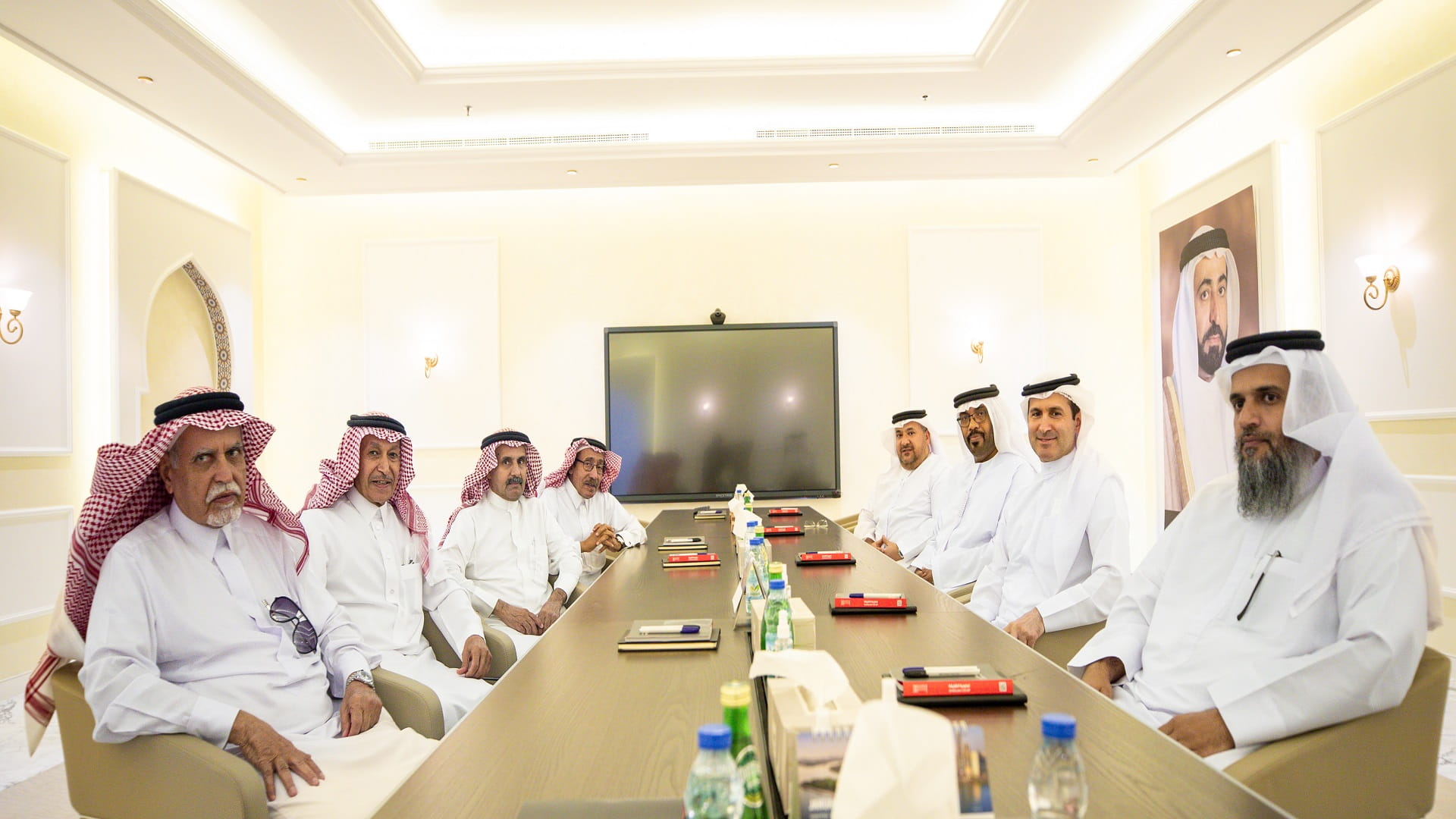 صورة بعنوان: تعاونية الشارقة تستقبل وفد جمعية ظهران السعودية 