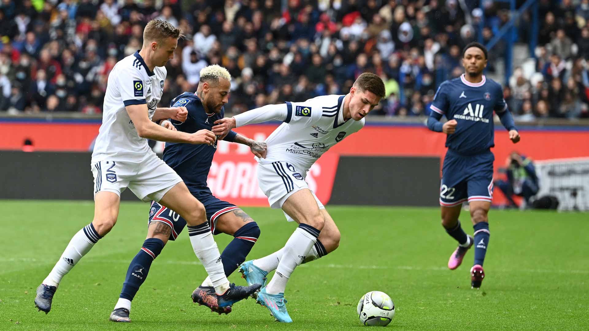 صورة بعنوان: سان جيرمان يعود لسكة الانتصارات ويعزز صدارته للدوري الفرنسي 