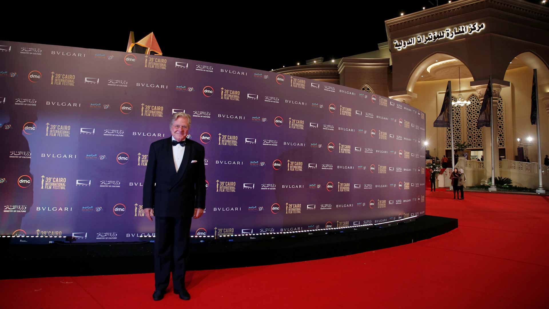 صورة بعنوان: لثاني مرة...حسين فهمي يعين رئيساً لمهرجان القاهرة السينمائي الدولي 