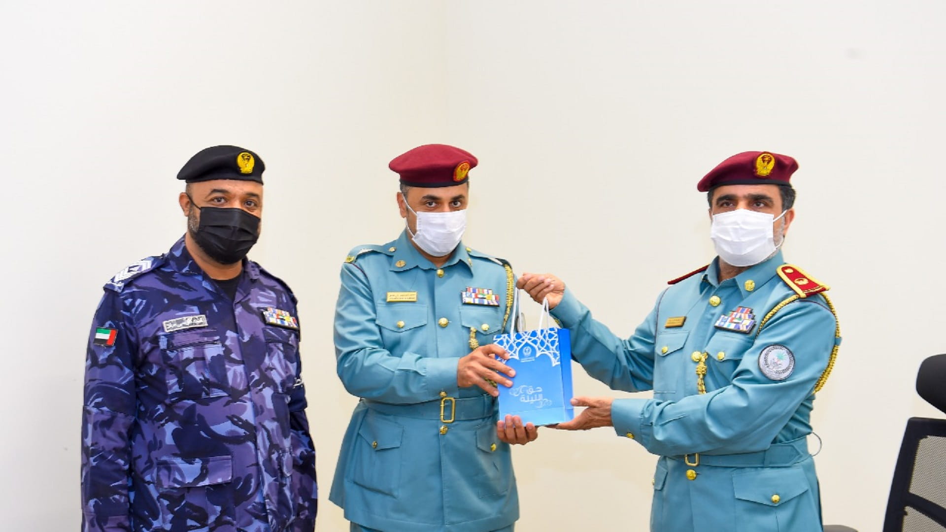 صورة بعنوان: شرطة الشارقة تشارك باحتفالات "حق الليلة" 