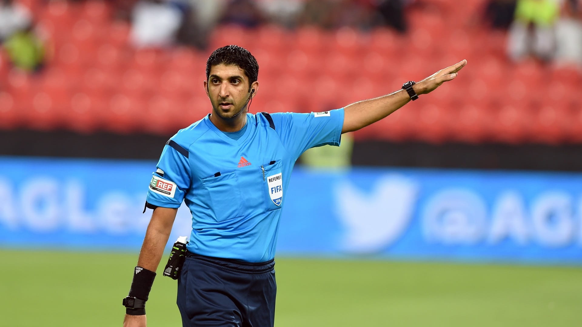 صورة بعنوان: طاقم إماراتي يدير لقاء الصين والسعودية في تصفيات كأس العالم 