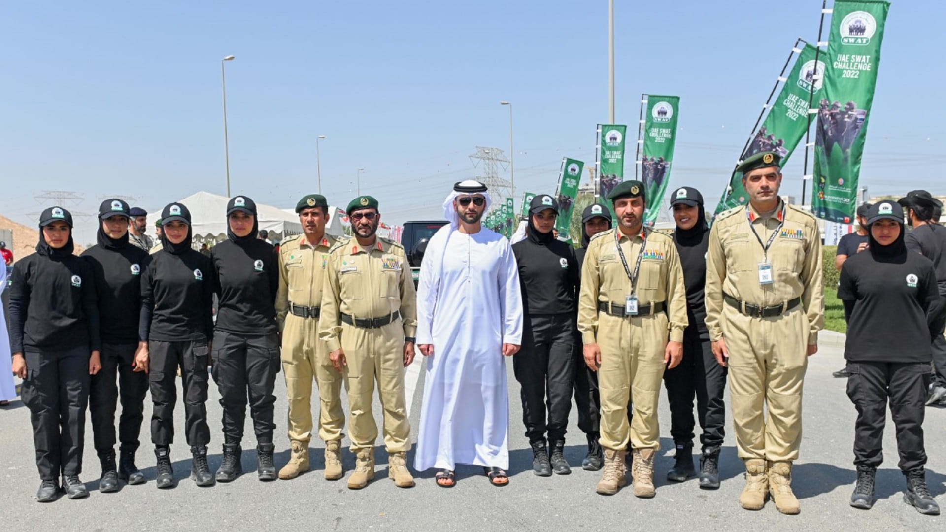 صورة بعنوان: منصور بن محمد يشهد اليوم الرابع من تحدي الإمارات للفرق التكتيكية 