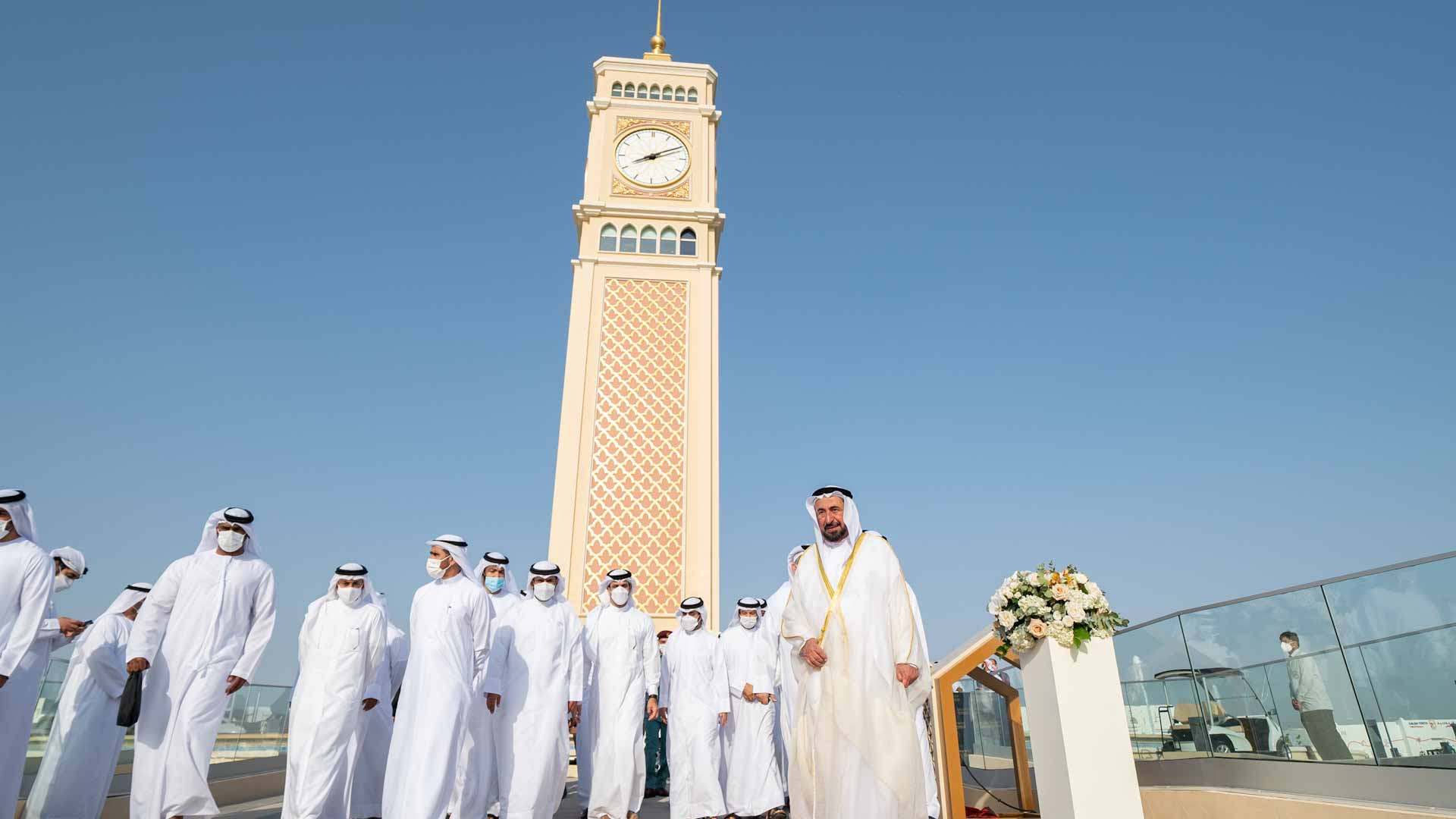 صورة بعنوان: حاكم الشارقة يفتتح برج الساعة بمدينة كلباء 