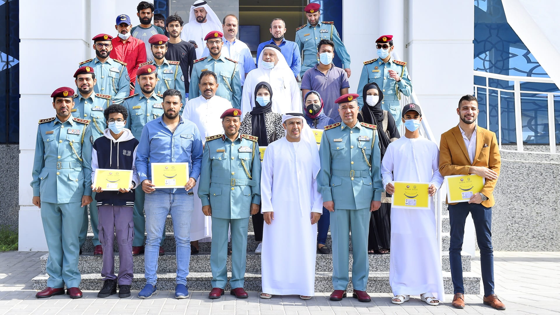 صورة بعنوان: شرطة الشارقة تنظم مبادرة تزامناً مع اليوم العالمي للسعادة 