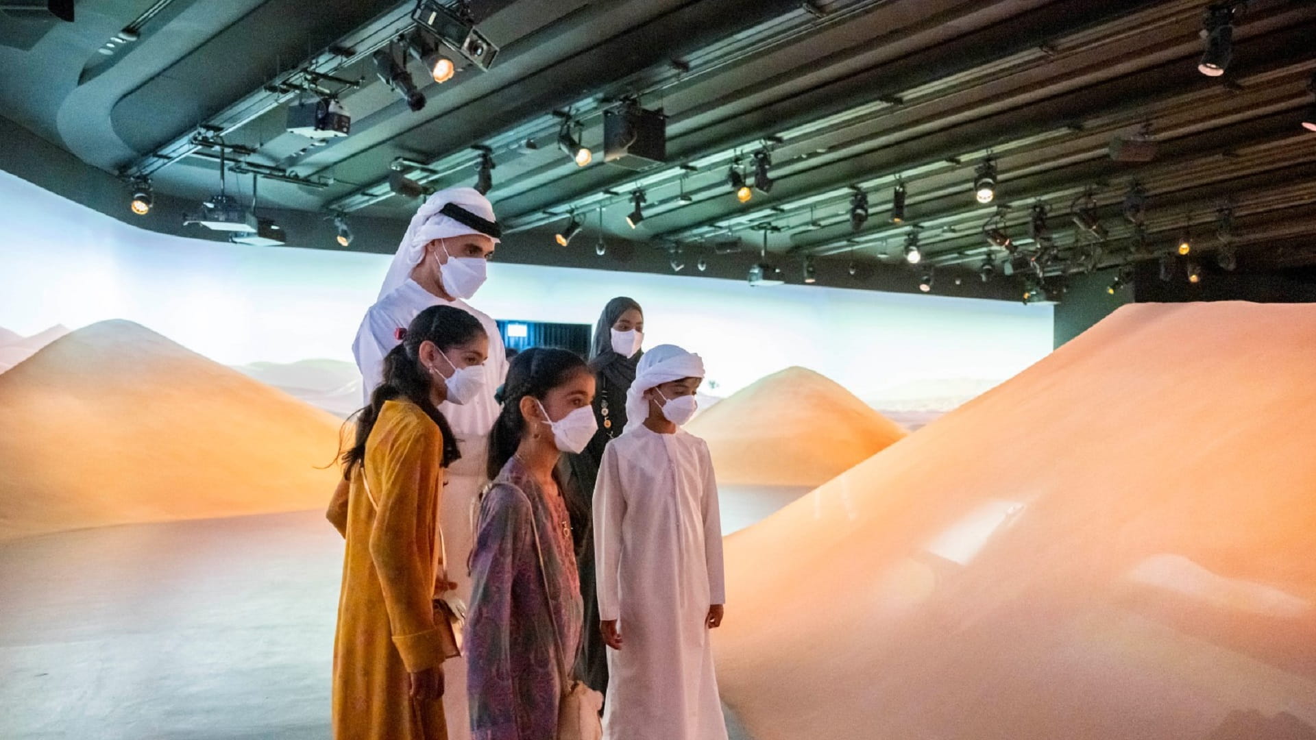 صورة بعنوان: خالد بن محمد بن زايد يزور الجناح الوطني للإمارات في إكسبو 2020 