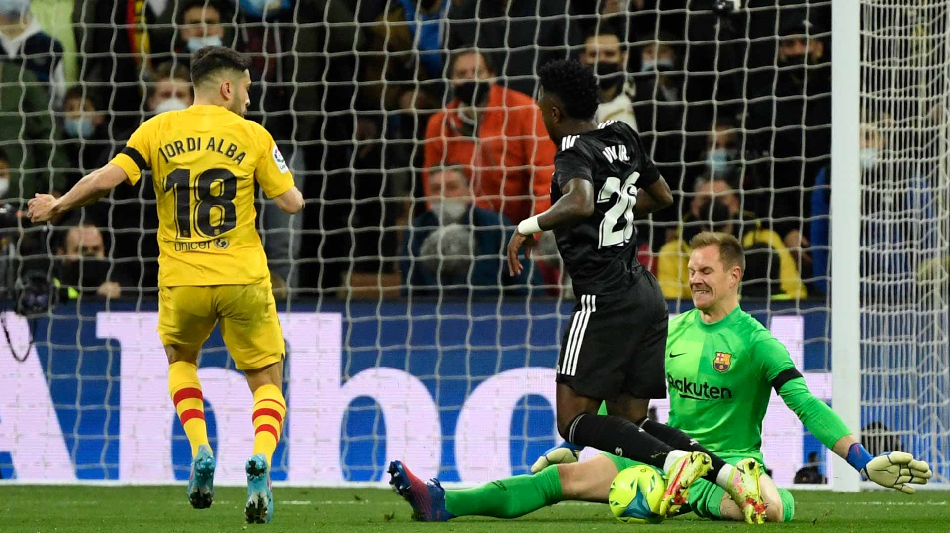 Image for the title: Barcelona humiliate Real Madrid with 4-0 rout at the Bernabeu 