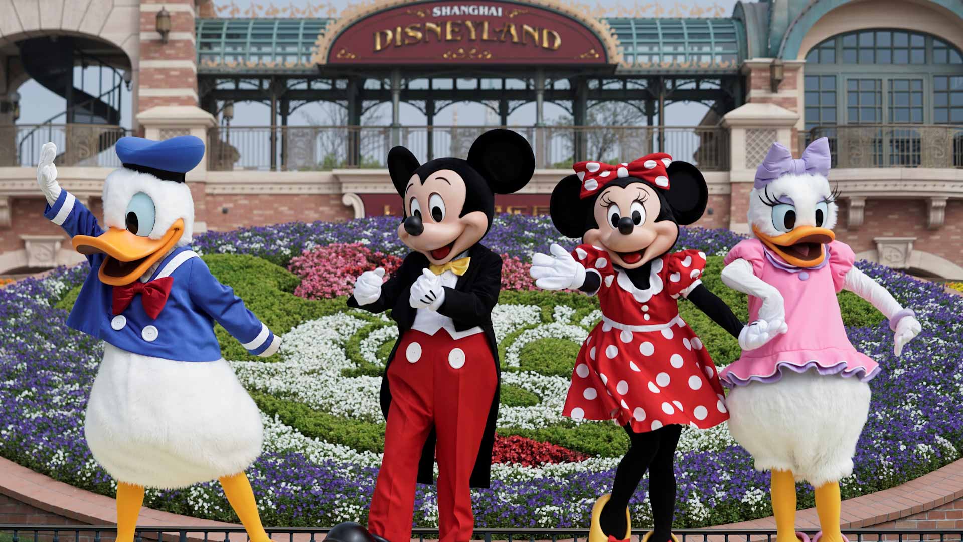 صورة بعنوان: كورونا يجبر منتجع شنغهاي ديزني لاند على إغلاق أبوابه حتى إشعار آخر 