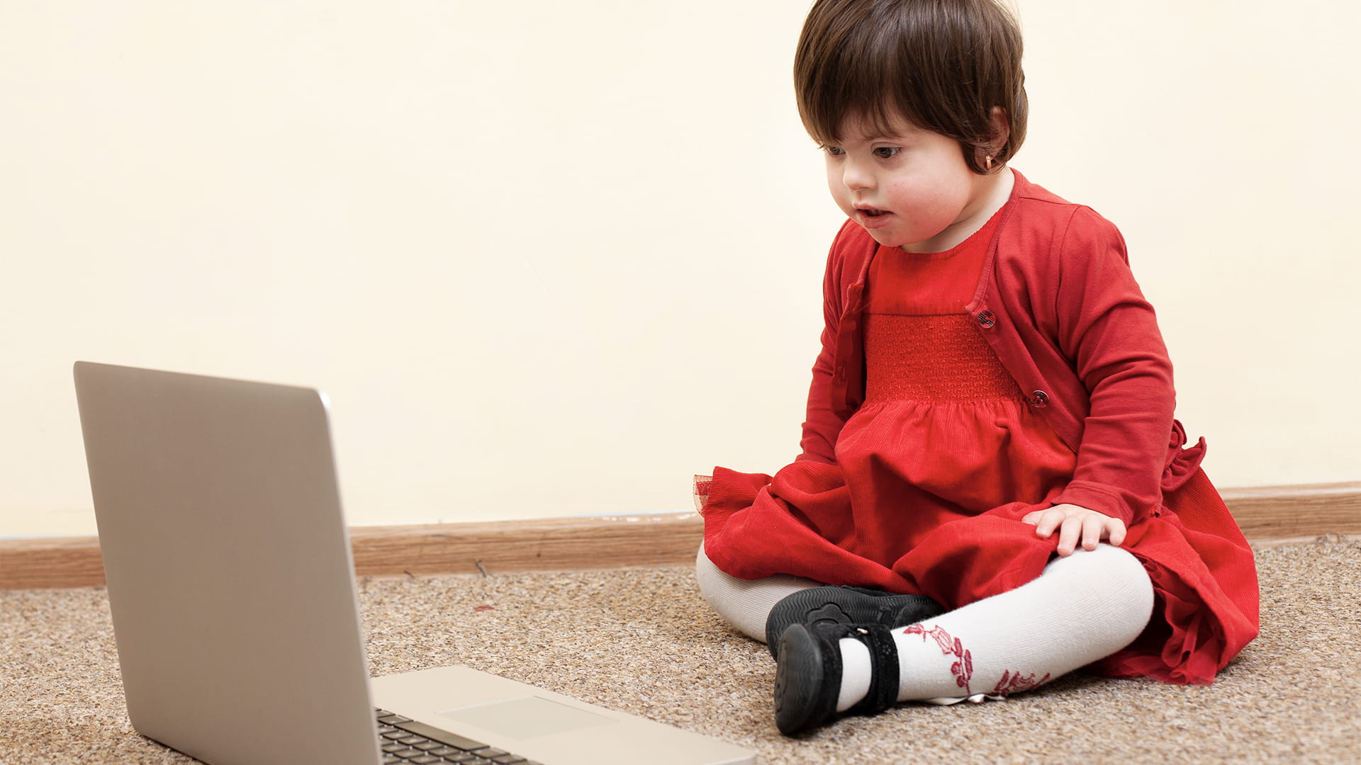 صورة بعنوان: رعاية الطفل المصاب بمتلازمة داون 