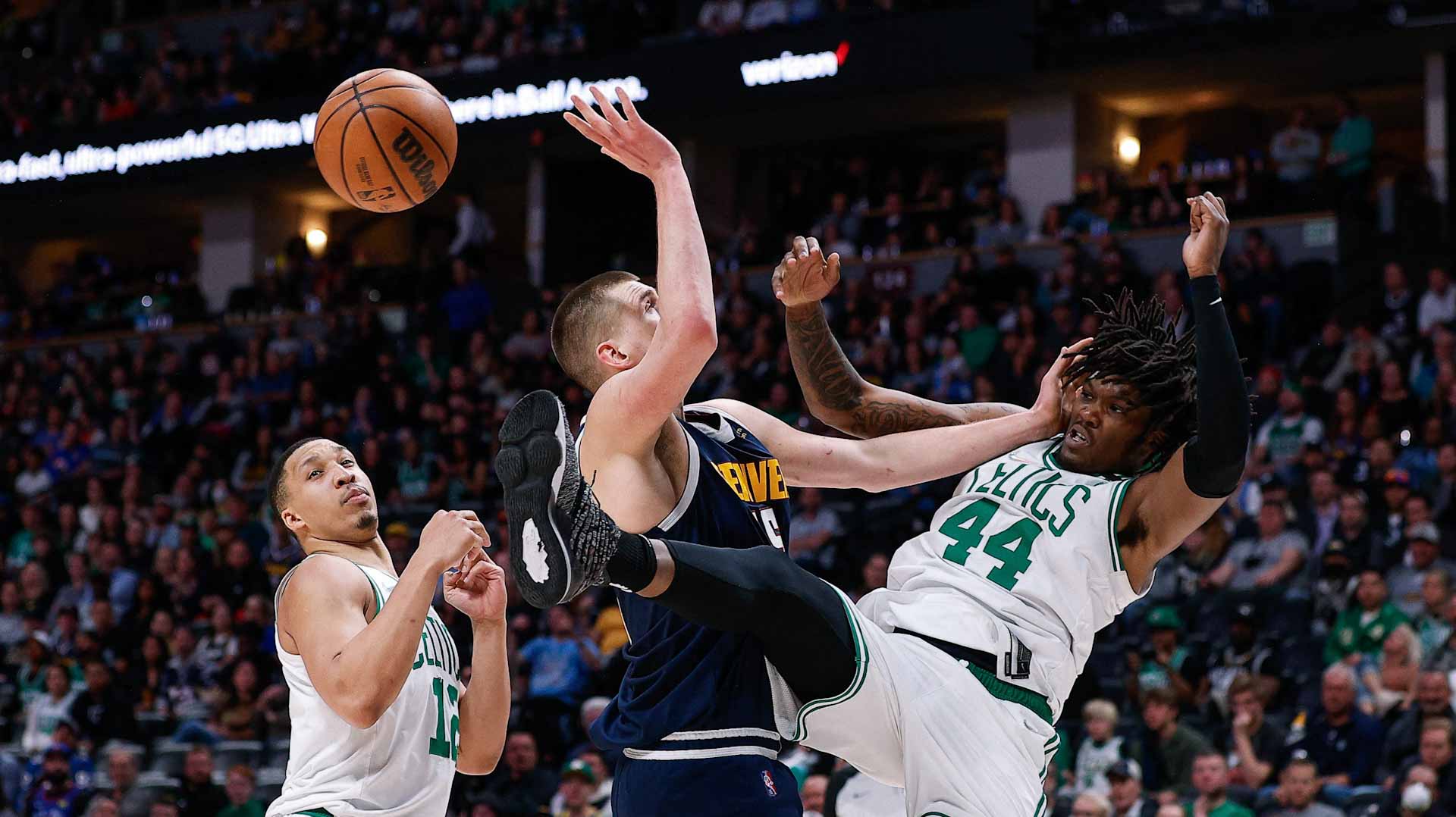 صورة بعنوان: بوسطن يقسو على دنفر في دوري السلة الأميركي 