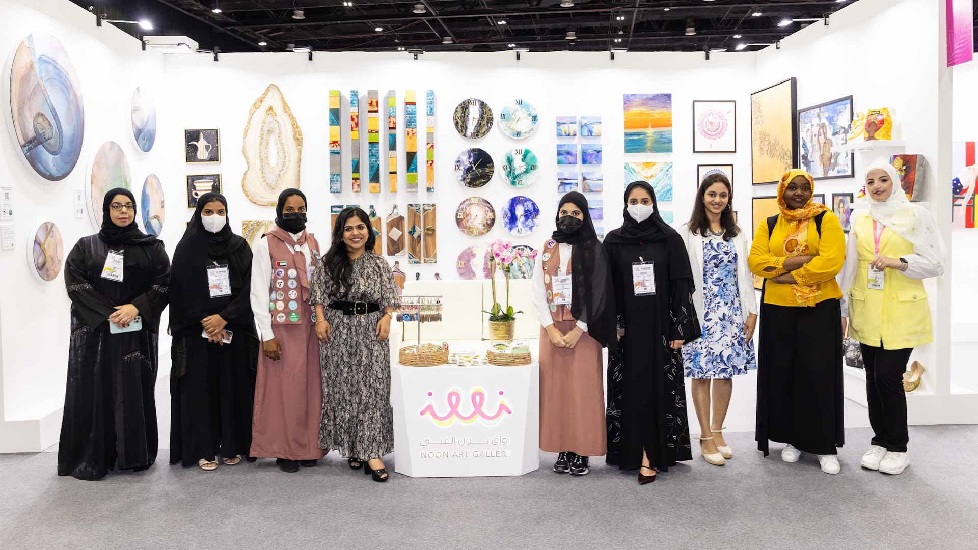 صورة بعنوان: مشاركة نوعية لـ11 فنانة من نادي سيدات الشارقة في "فنون العالم دبي" 